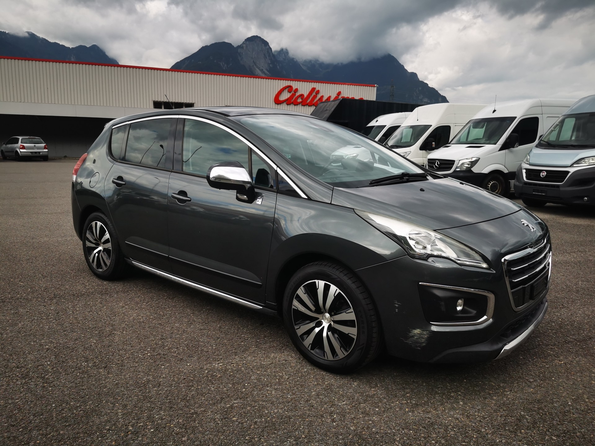 PEUGEOT 3008 HYbrid4 2.0 HDI ETG6-image-4