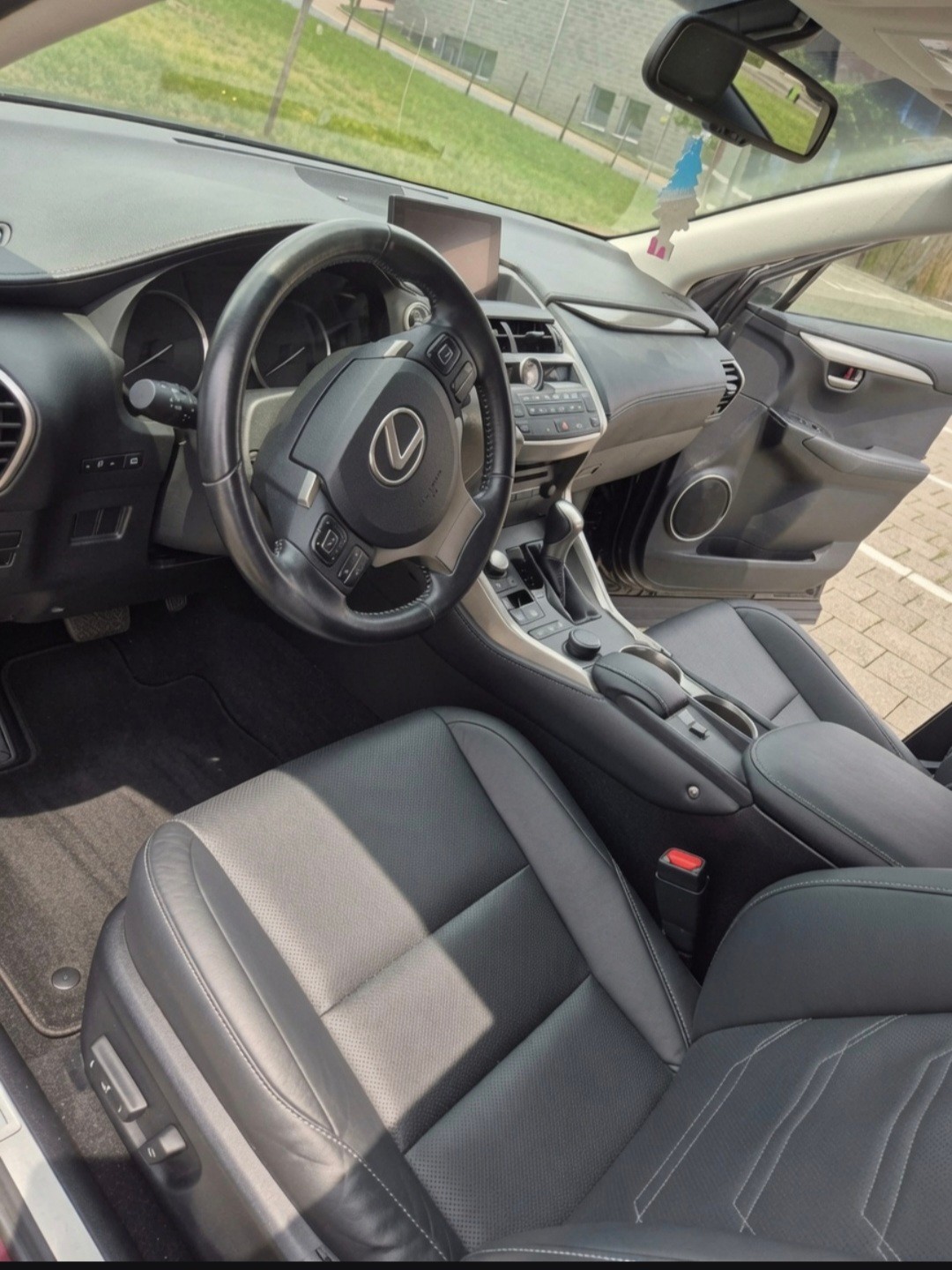 LEXUS NX-image-4