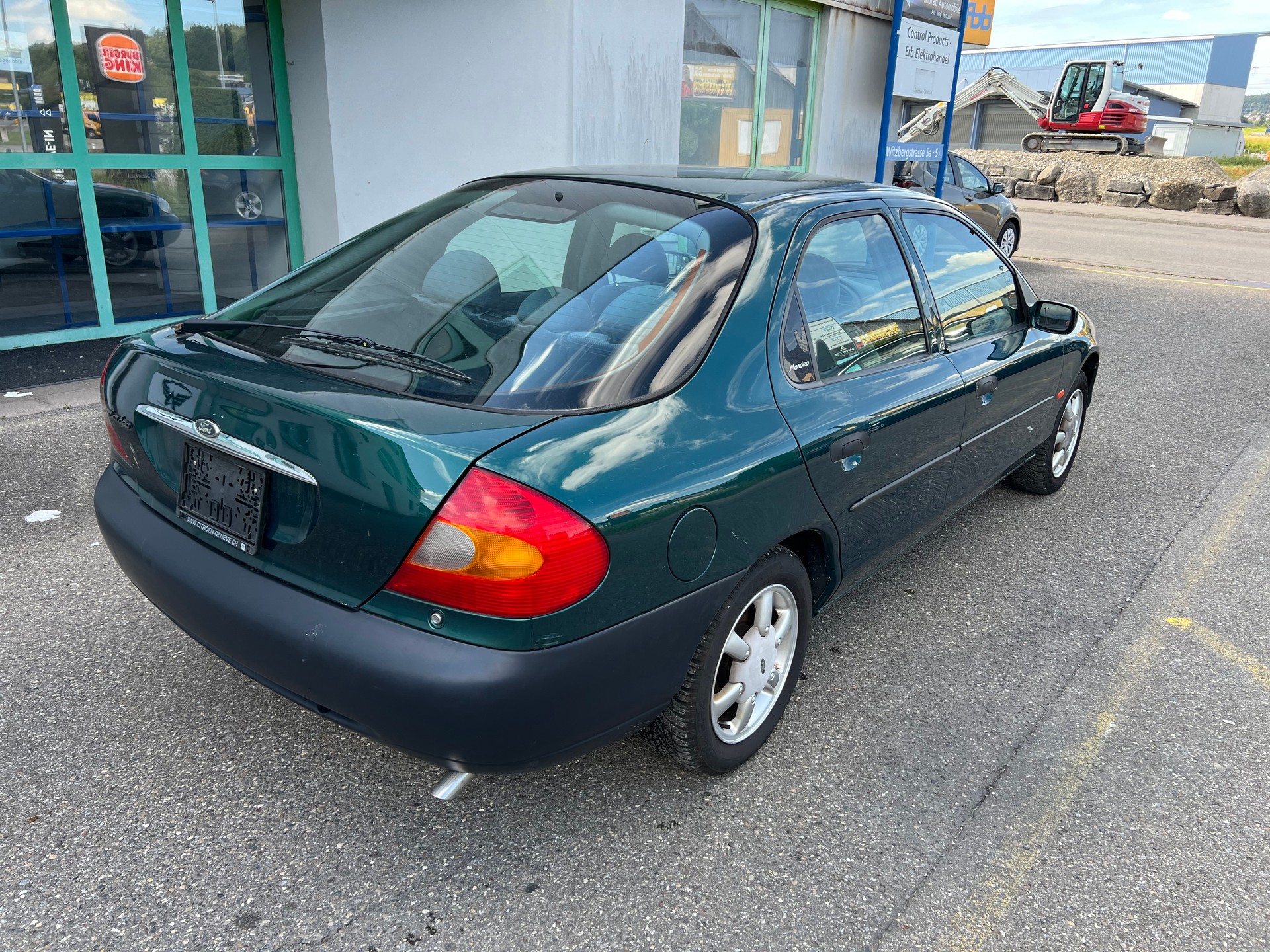 FORD Mondeo 2.0i Ghia-image-3