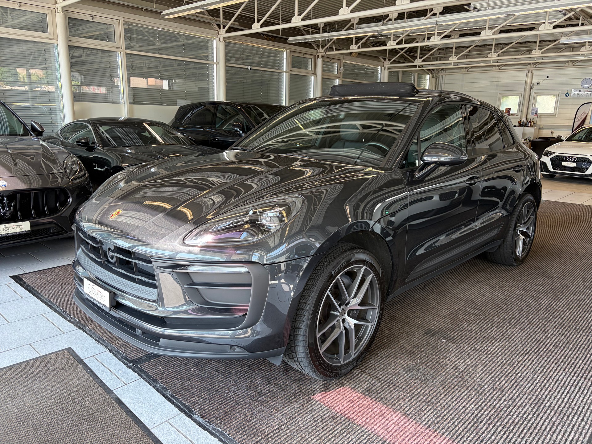 PORSCHE Macan PDK | CH | Swiss Package | Sitzbelüftung | PDLS+ | Panorama | 18-Weg Sportsitze |-image-8