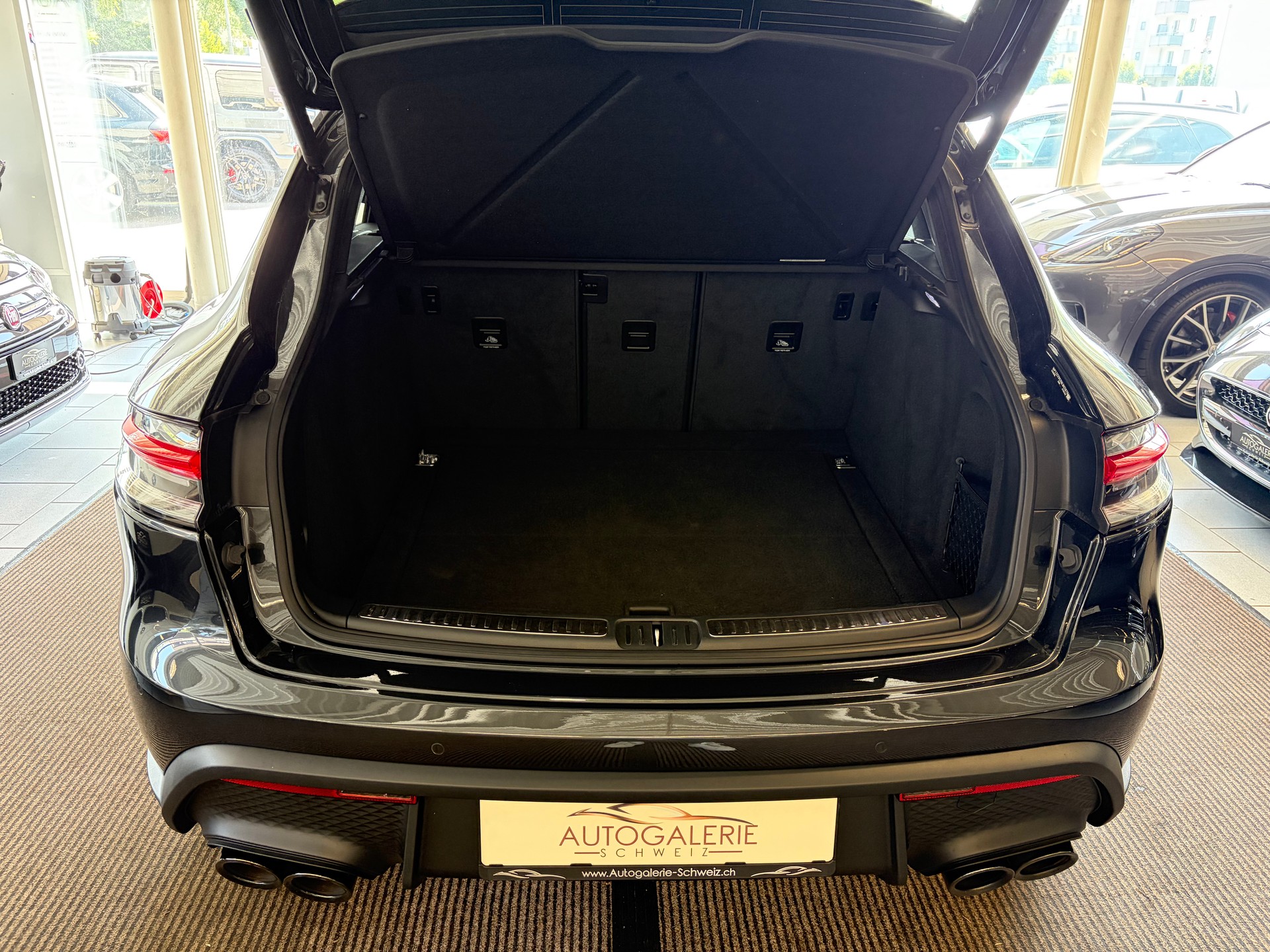 PORSCHE Macan PDK | CH | Swiss Package | Sitzbelüftung | PDLS+ | Panorama | 18-Weg Sportsitze |-image-25