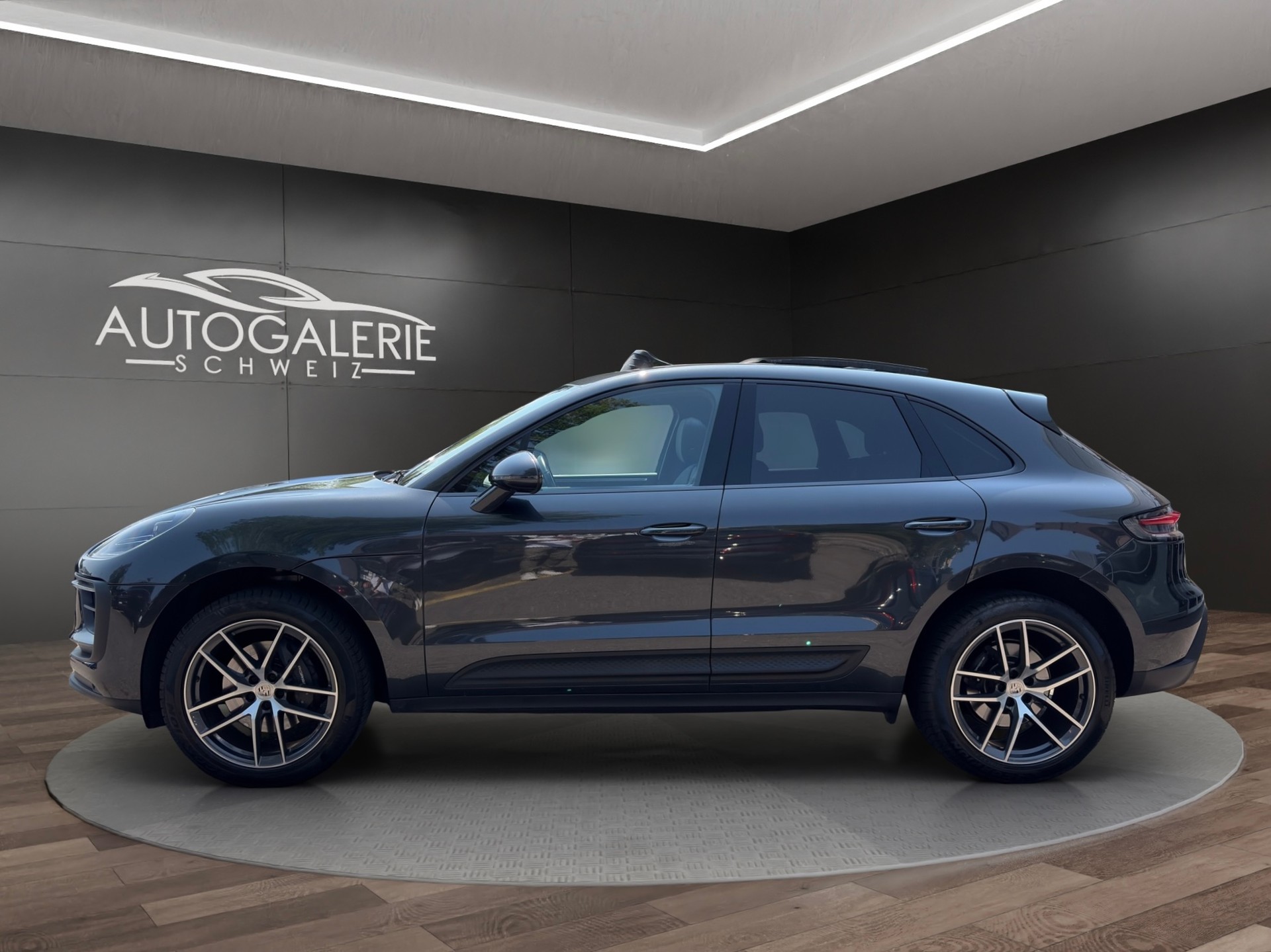 PORSCHE Macan PDK | CH | Swiss Package | Sitzbelüftung | PDLS+ | Panorama | 18-Weg Sportsitze |-image-1