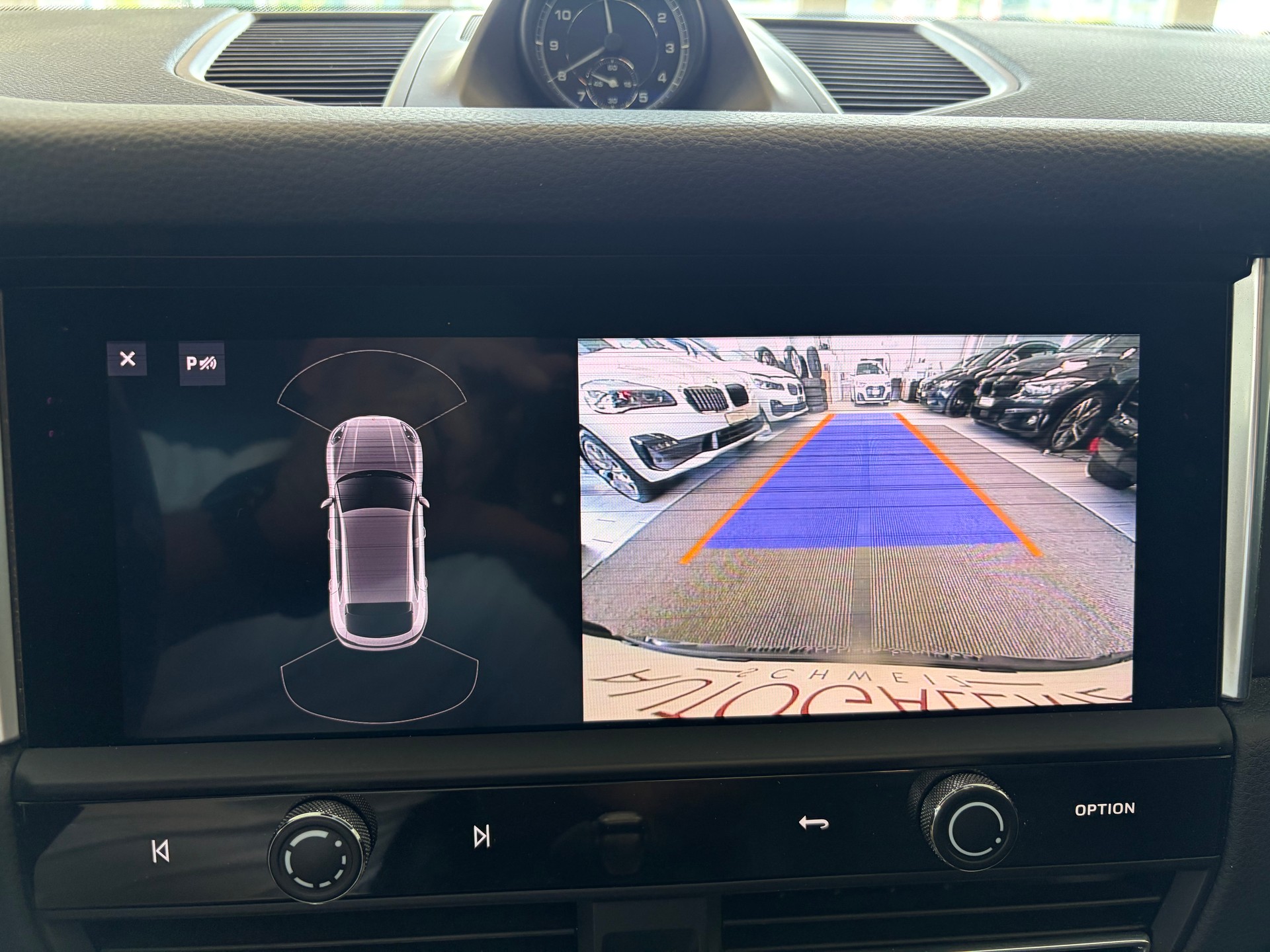 PORSCHE Macan PDK | CH | Swiss Package | Sitzbelüftung | PDLS+ | Panorama | 18-Weg Sportsitze |-image-16