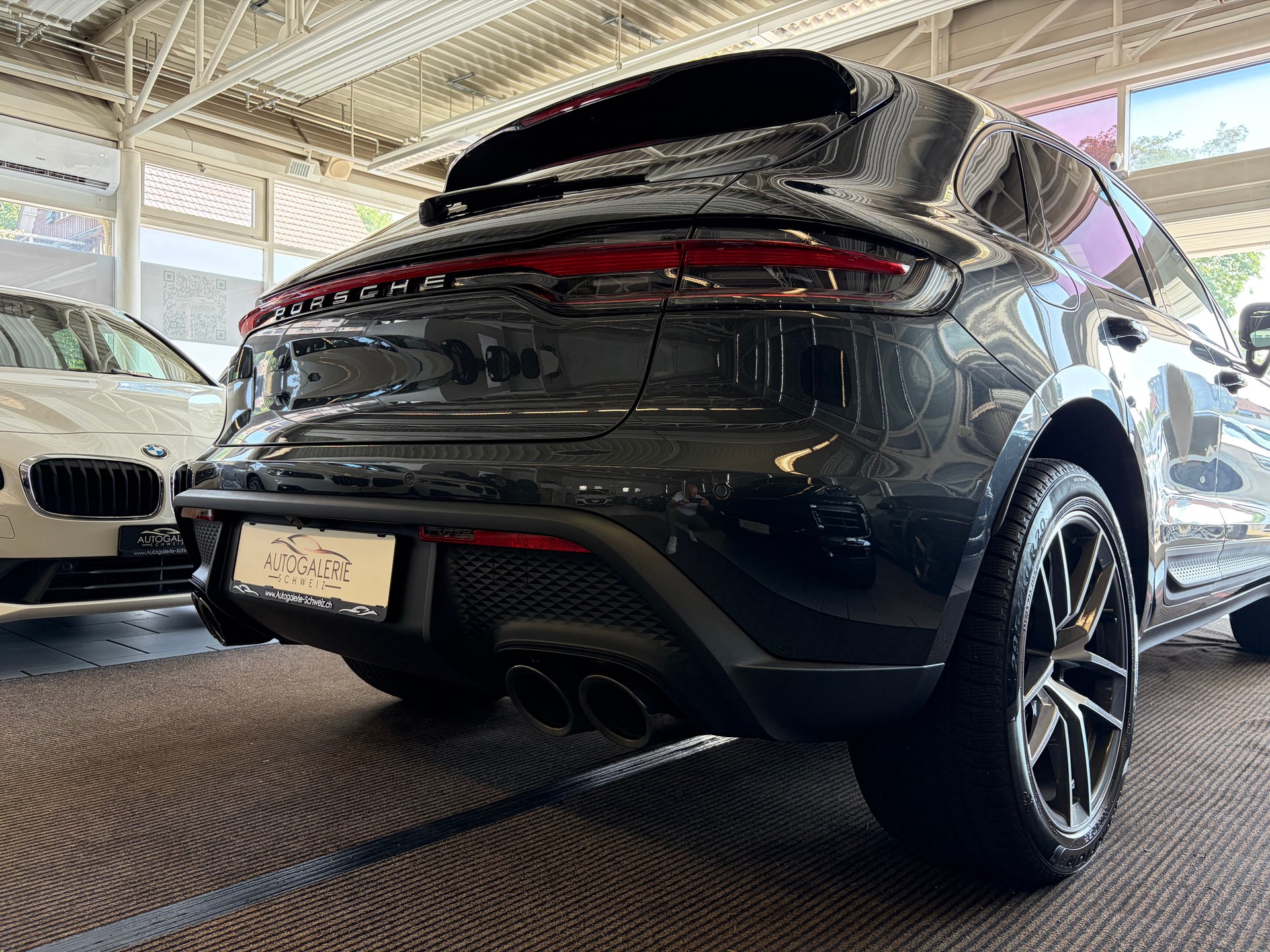 PORSCHE Macan PDK | CH | Swiss Package | Sitzbelüftung | PDLS+ | Panorama | 18-Weg Sportsitze |-image-27