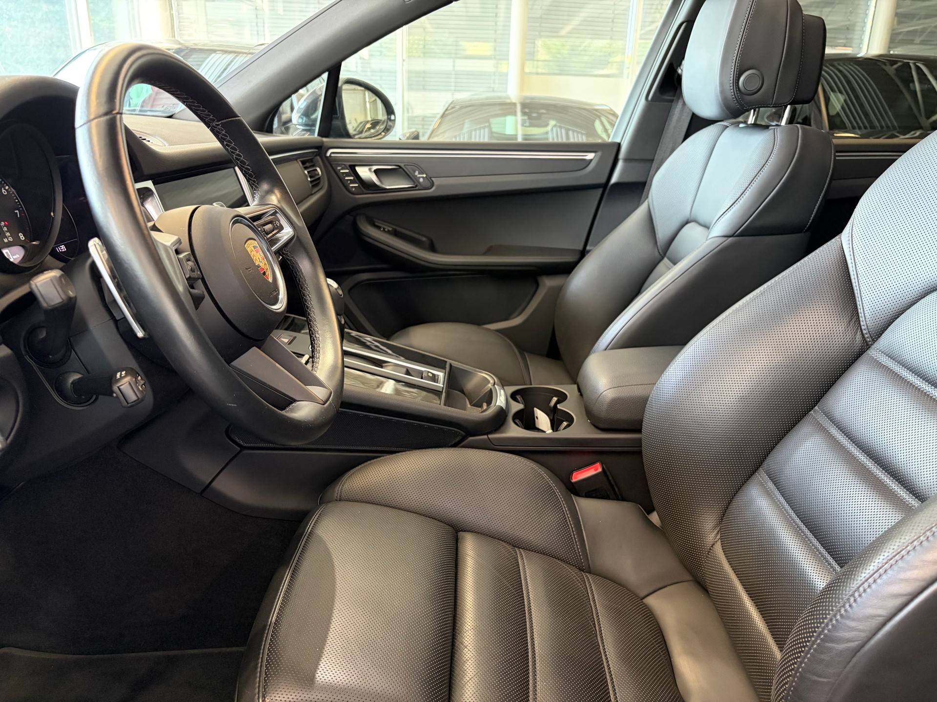 PORSCHE Macan PDK | CH | Swiss Package | Sitzbelüftung | PDLS+ | Panorama | 18-Weg Sportsitze |-image-11