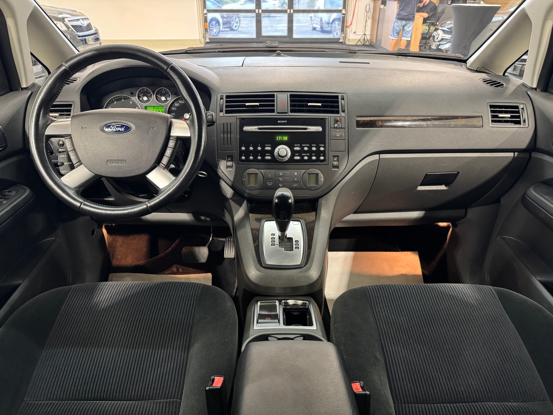 FORD Focus C-Max 2.0 Ghia-image-8