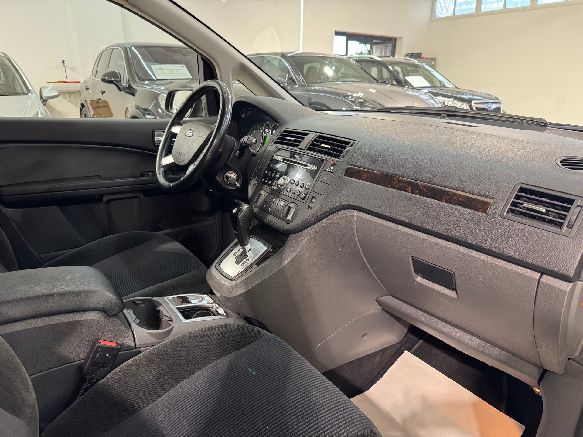 FORD Focus C-Max 2.0 Ghia-image-9