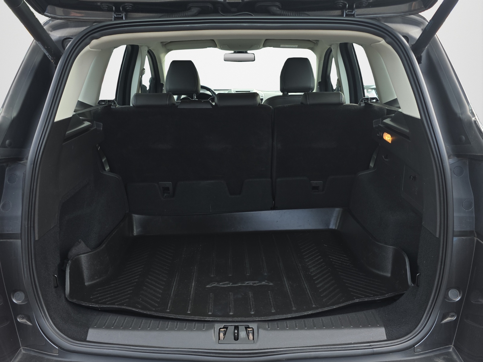 FORD Kuga 2.0 TDCi 150 Titanium-image-12