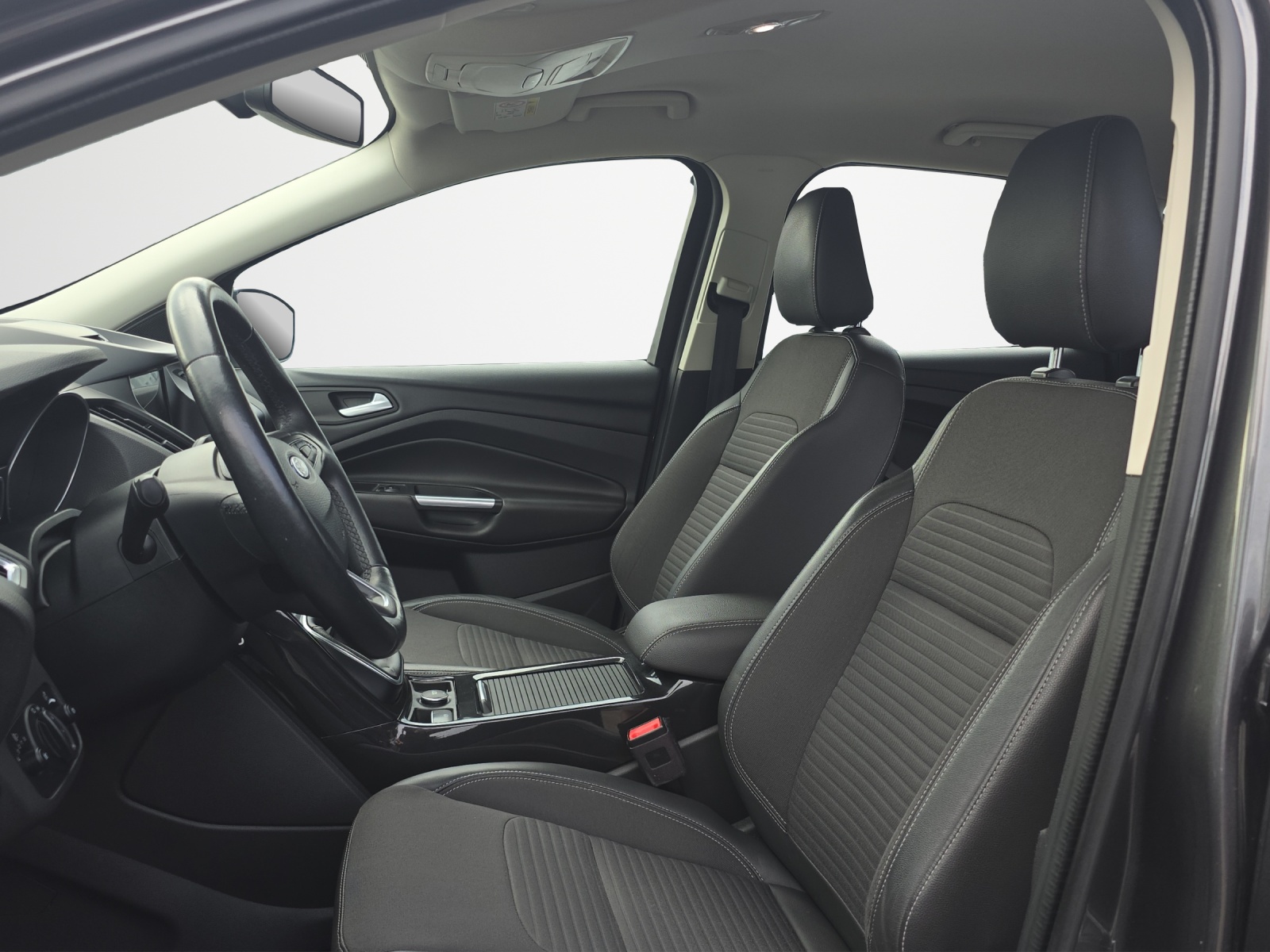 FORD Kuga 2.0 TDCi 150 Titanium-image-9