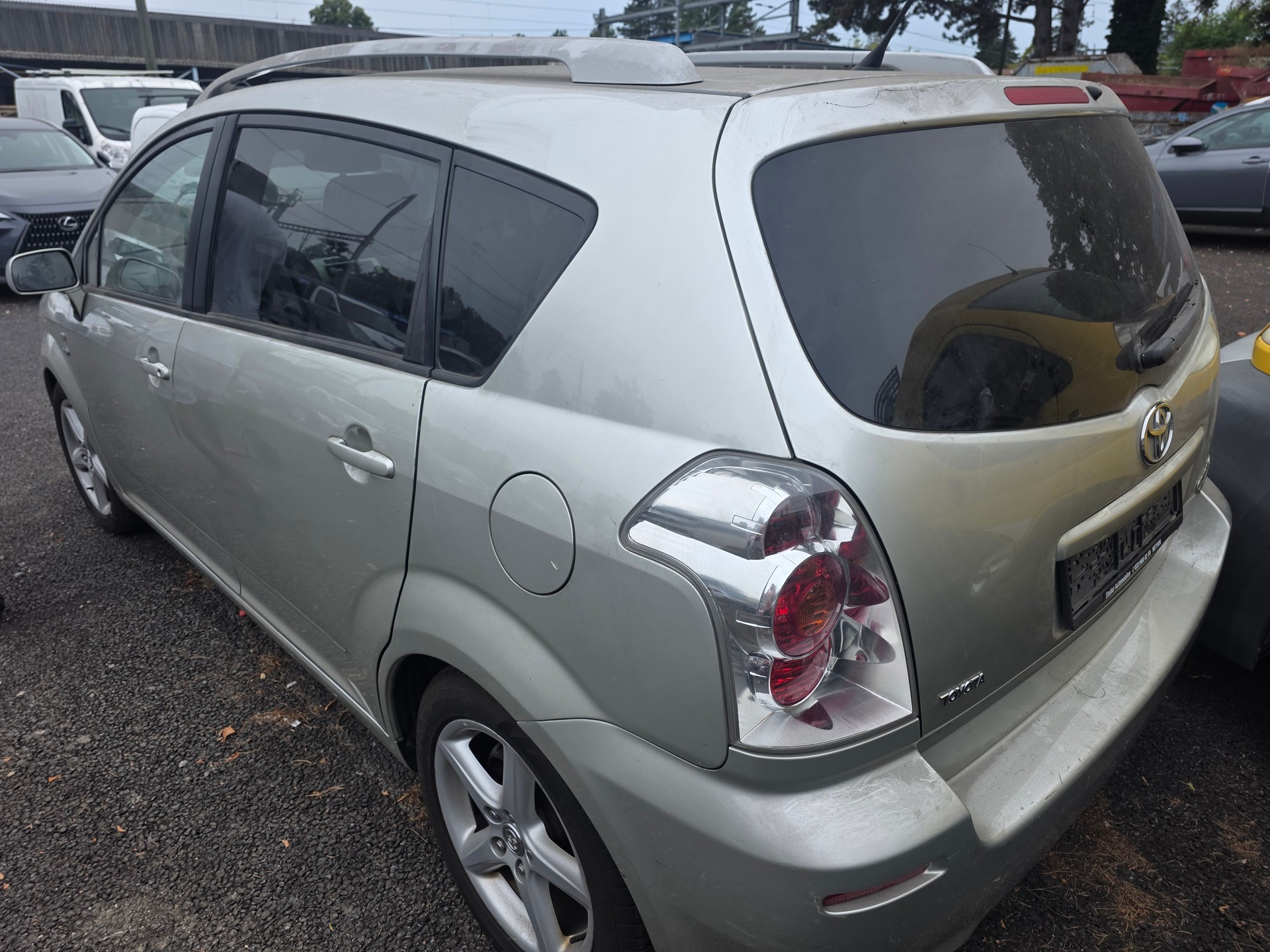 TOYOTA Corolla Verso 2.2 D-4D CleanP. Linea Sol Prem.-image-2