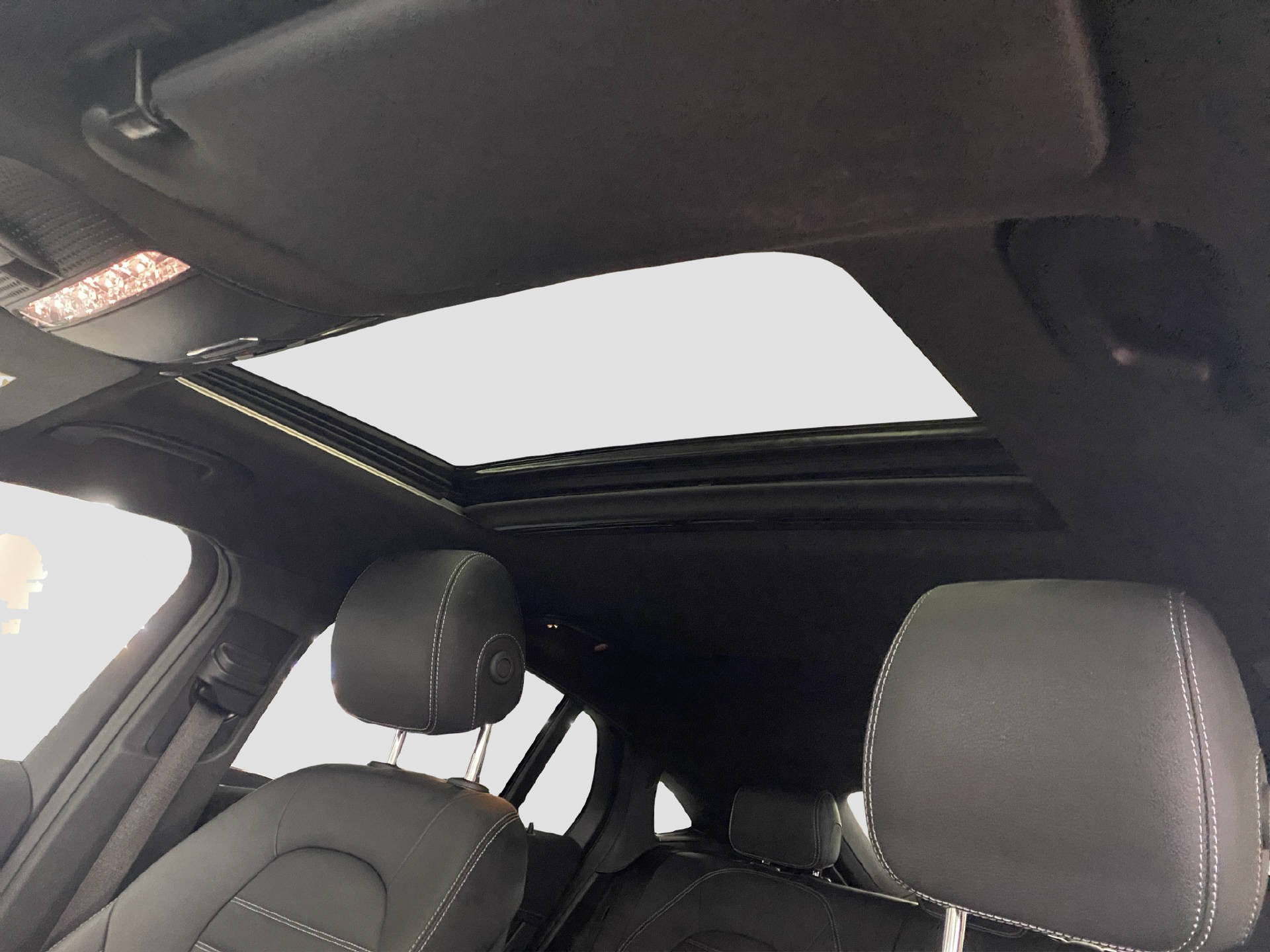 MERCEDES-BENZ GLC 200 Night Star Coupé-image-10