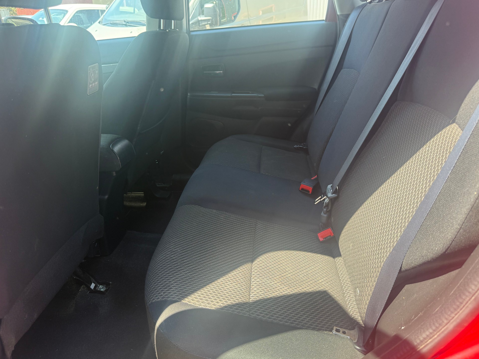 MITSUBISHI ASX 1.6 DID Value 4WD-image-5