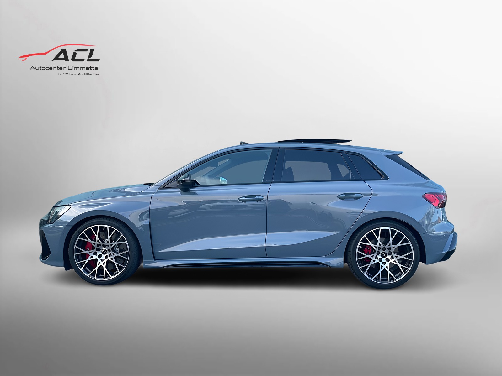 AUDI RS3 Sportback 2.5 TSI quattro S-tronic-image-2