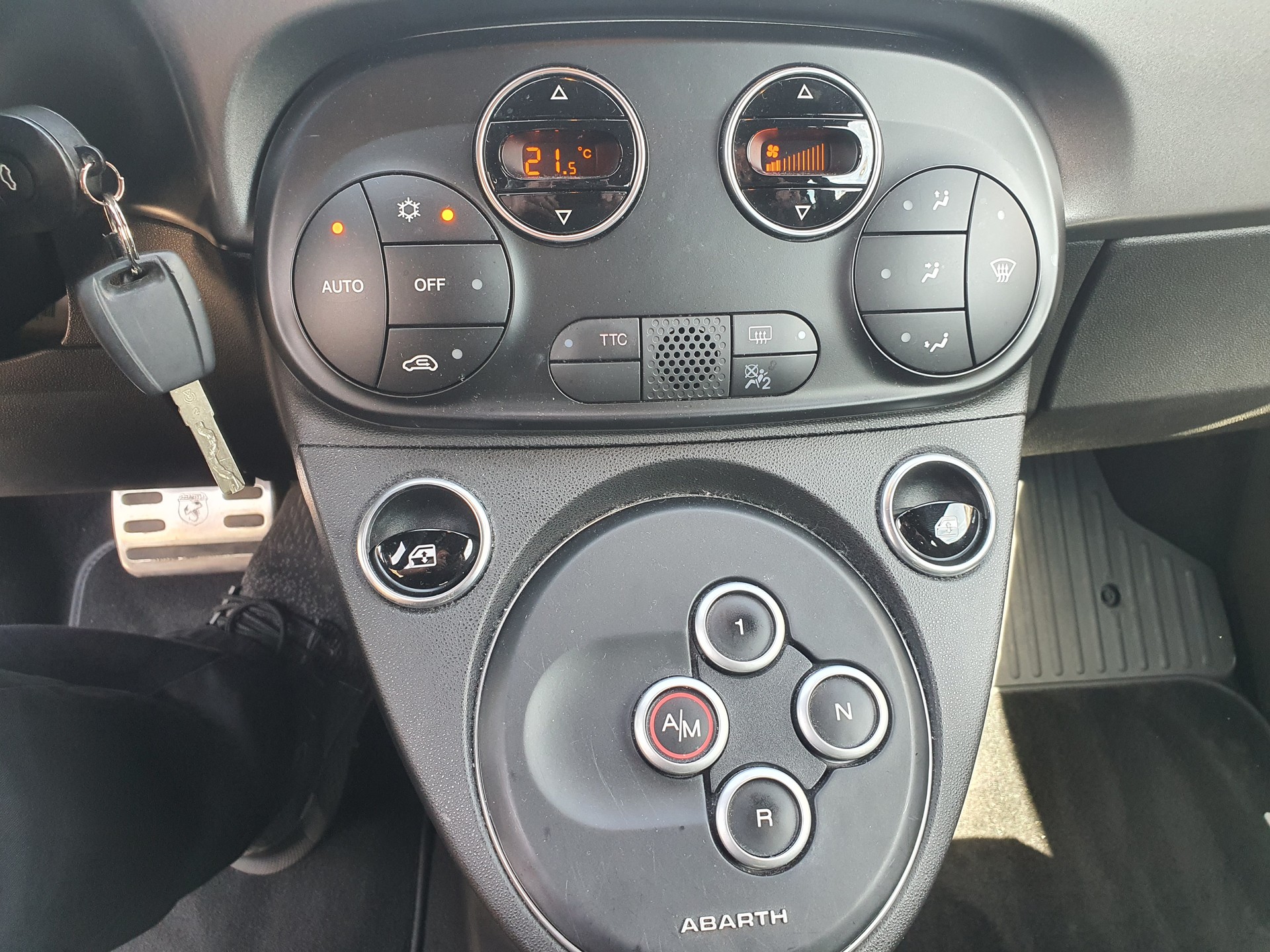 FIAT 595C 1.4 16V Turbo Abarth Turismo Dualogic-image-11
