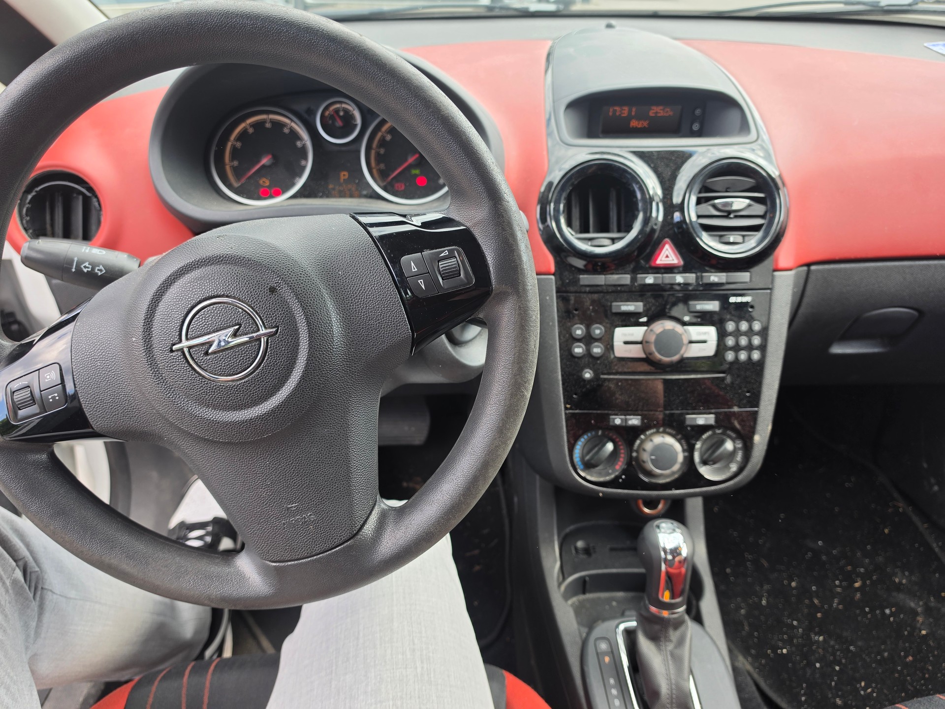 OPEL Corsa 1.4 TP Enjoy-image-11