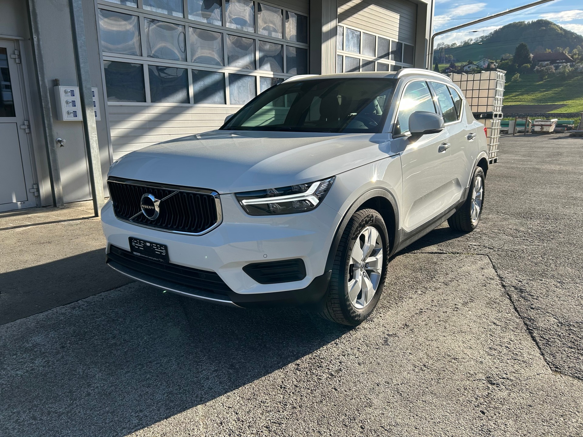 VOLVO 2.0 T4 Momentum AWD-image-0