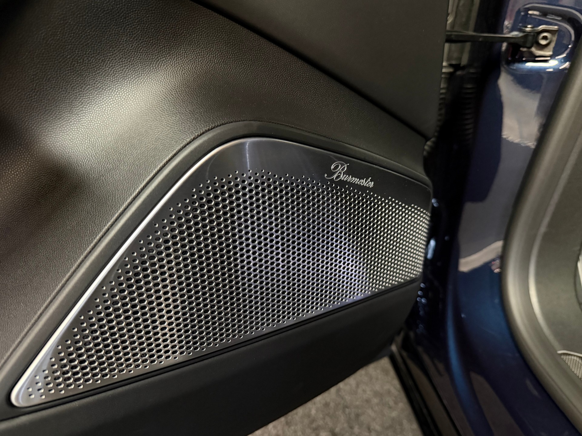 PORSCHE Macan Turbo 100kWh-image-24