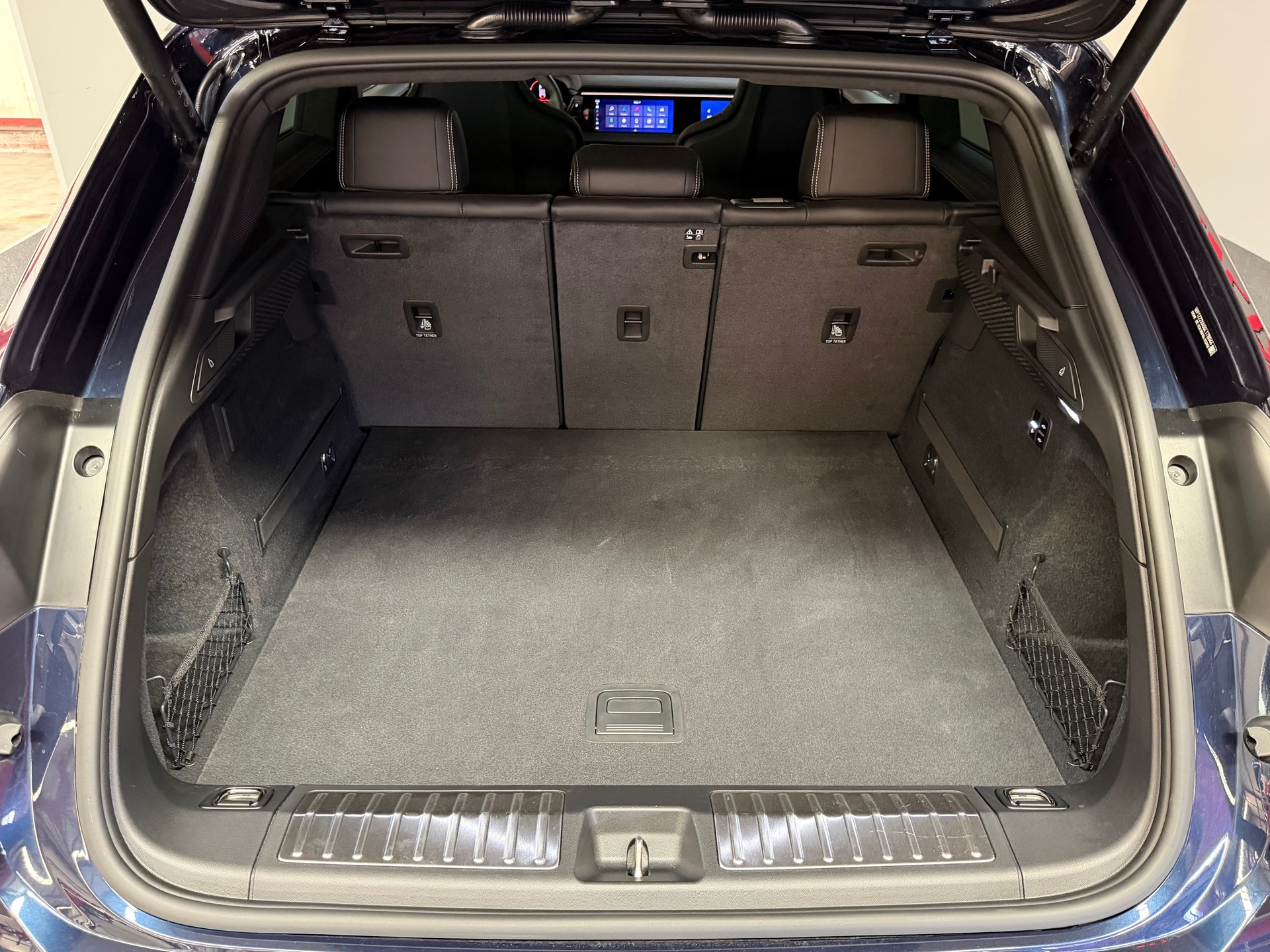 PORSCHE Macan Turbo 100kWh-image-12