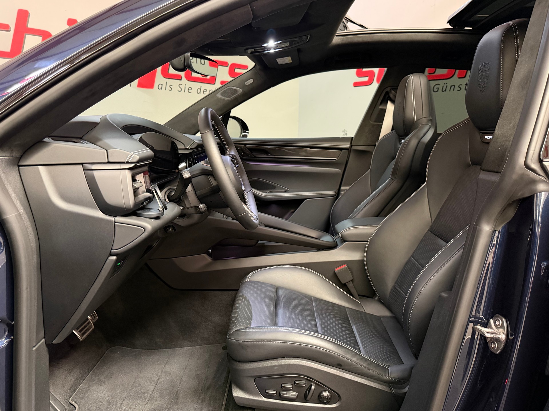 PORSCHE Macan Turbo 100kWh-image-13