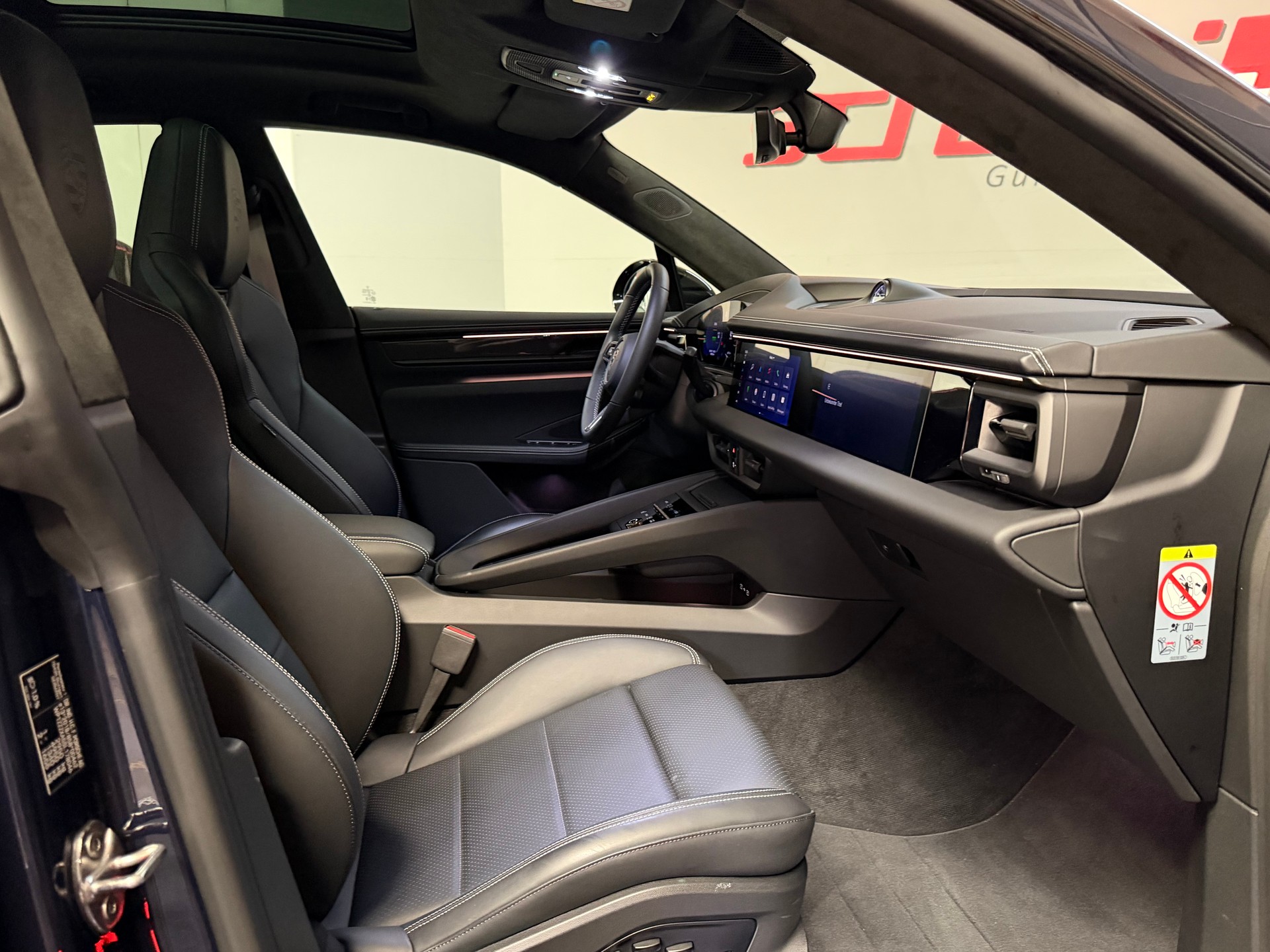 PORSCHE Macan Turbo 100kWh-image-17