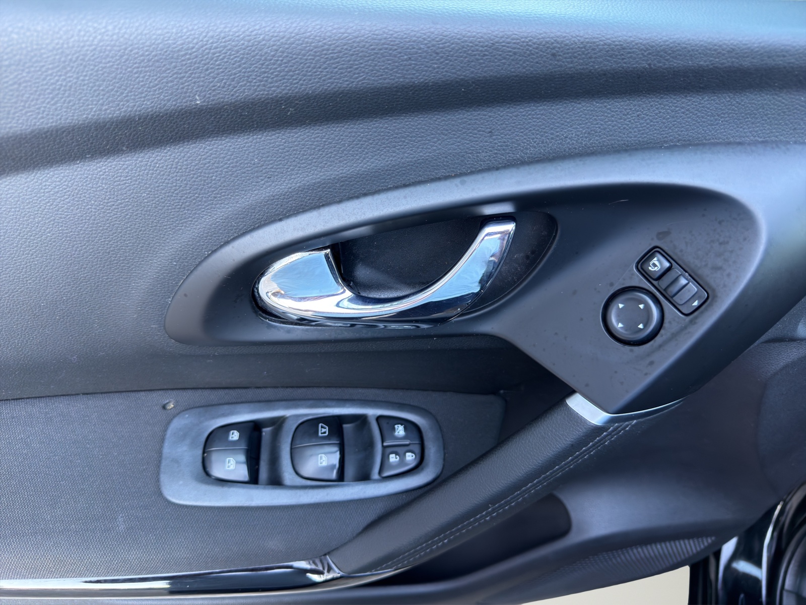 RENAULT Kadjar 1.2 16V Turbo Bose-image-9