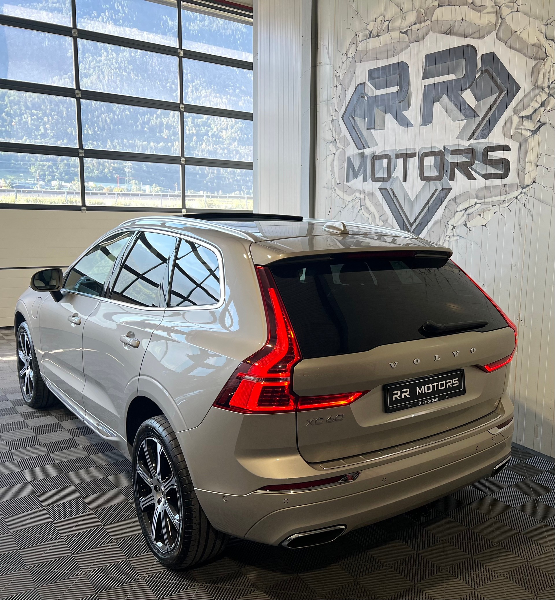 VOLVO XC60 T8 eAWD Inscription Geartronic-image-2