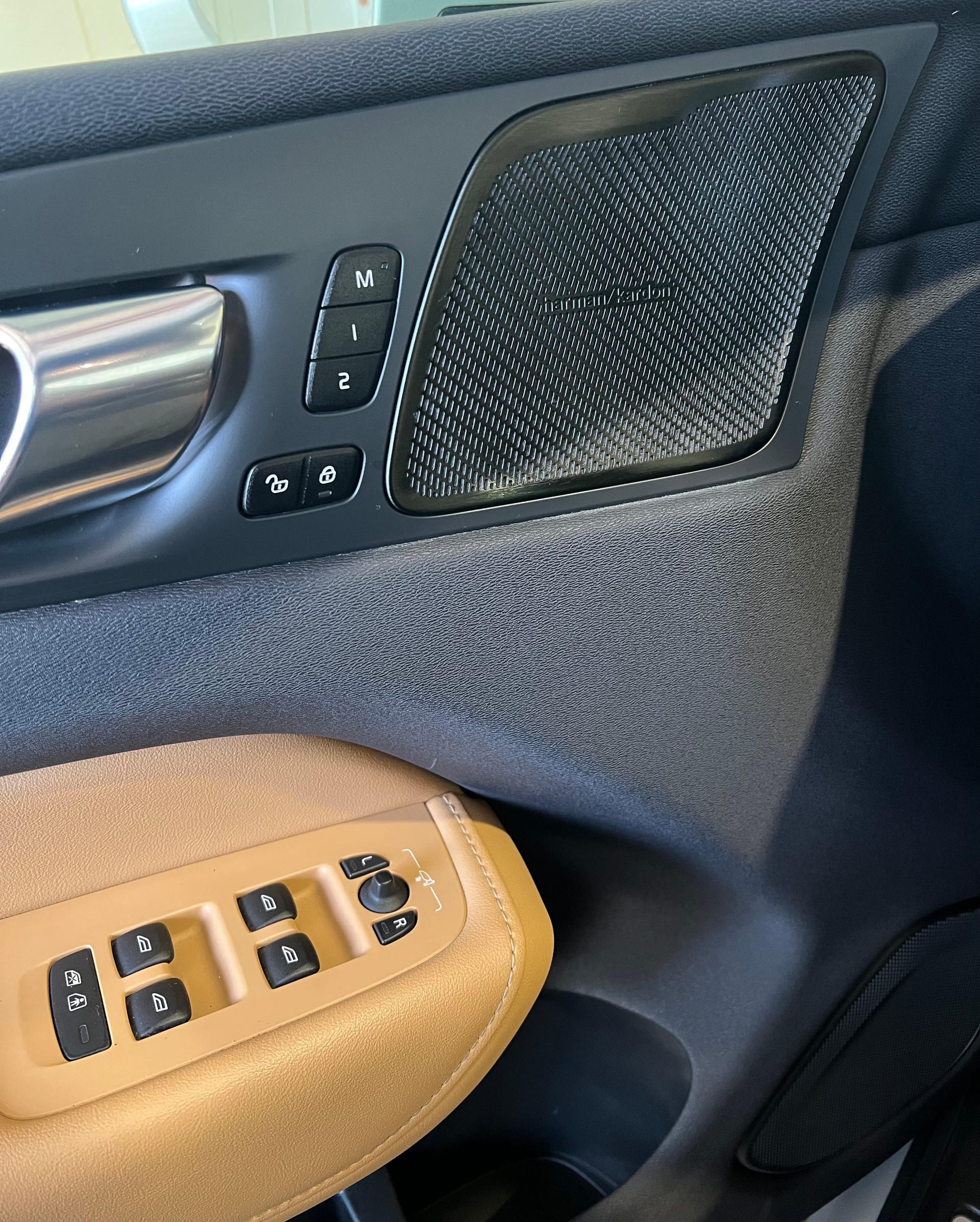 VOLVO XC60 T8 eAWD Inscription Geartronic-image-11