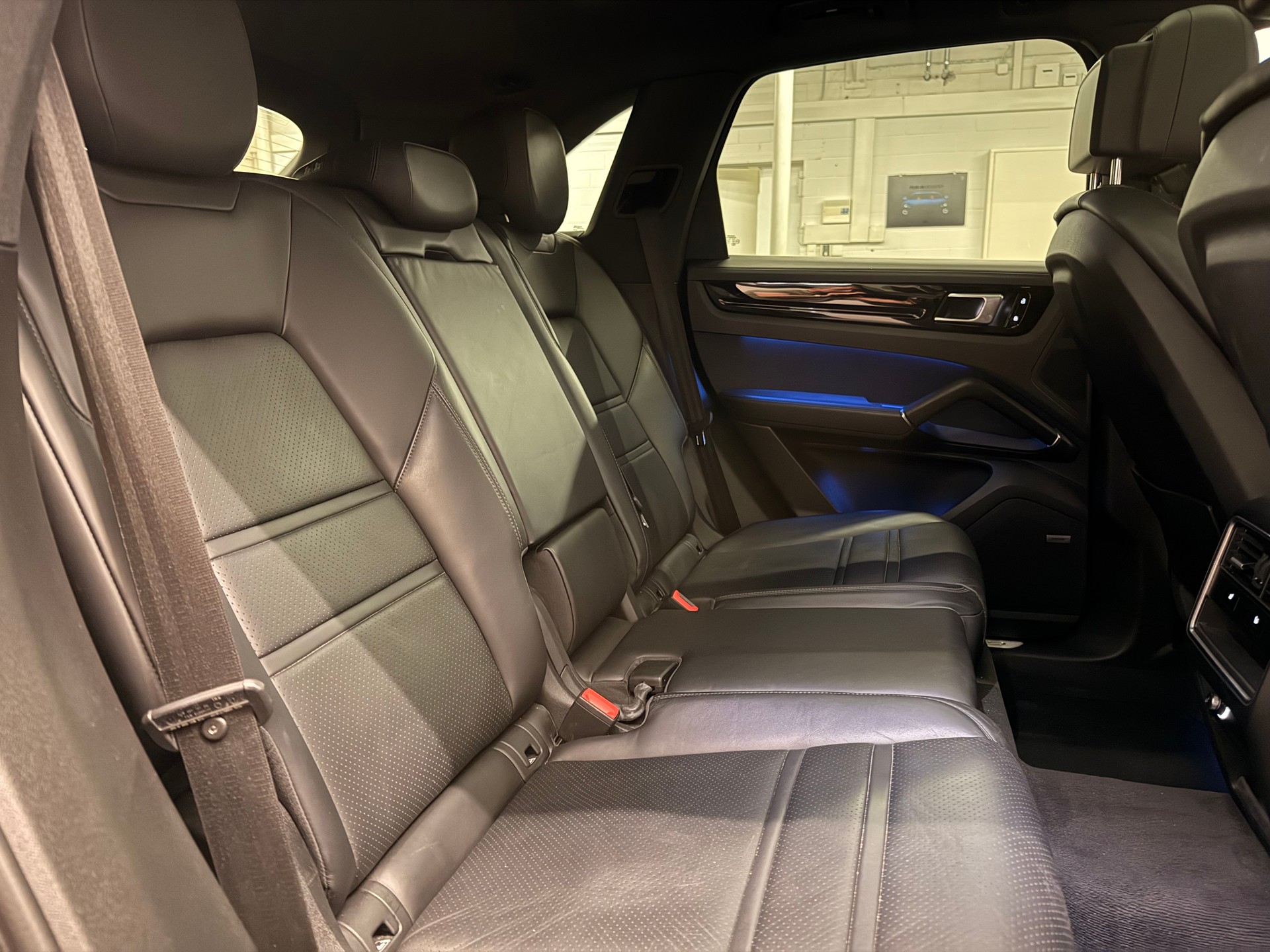 PORSCHE Cayenne-image-8