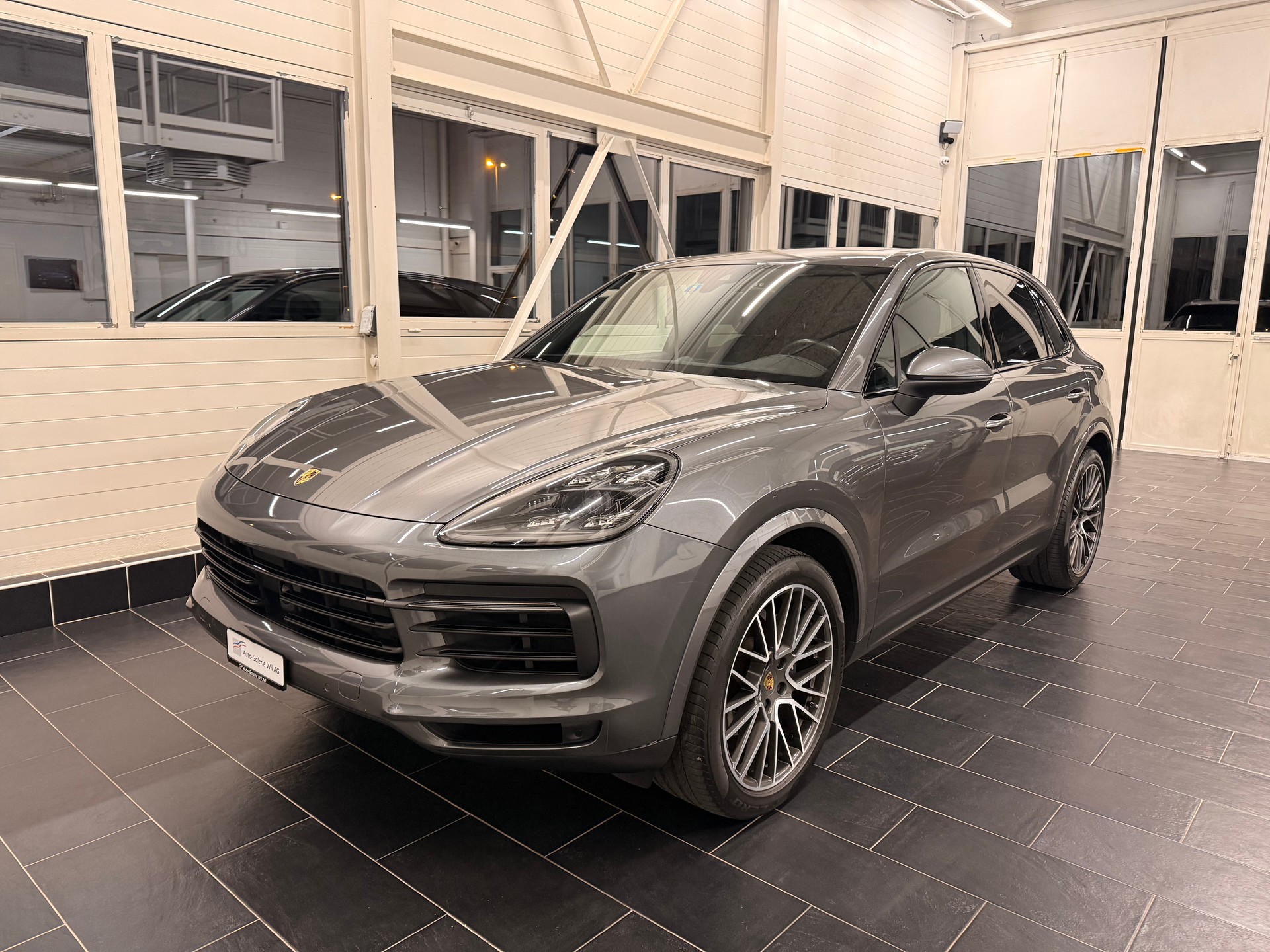 PORSCHE Cayenne-image-0