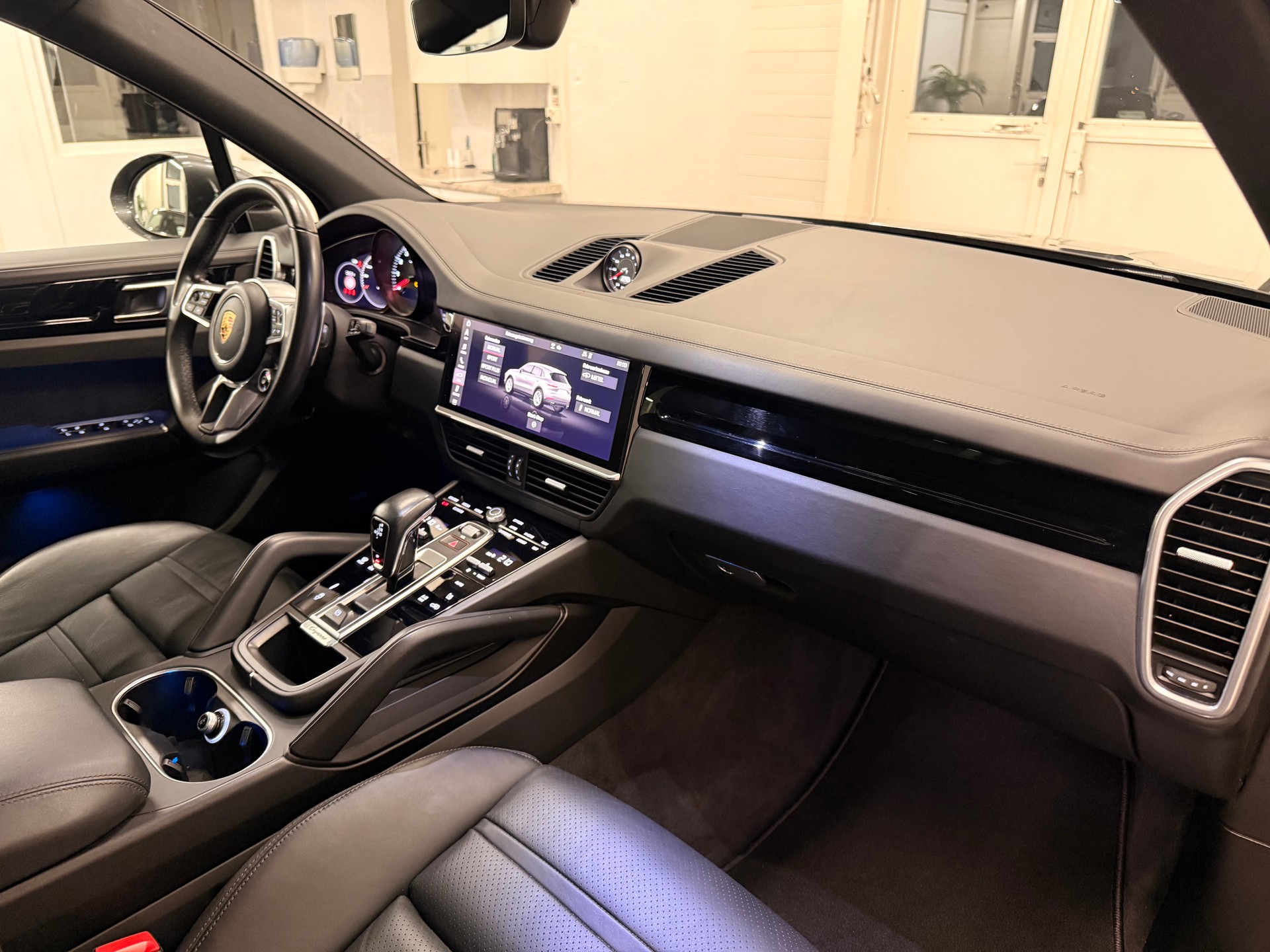 PORSCHE Cayenne-image-6