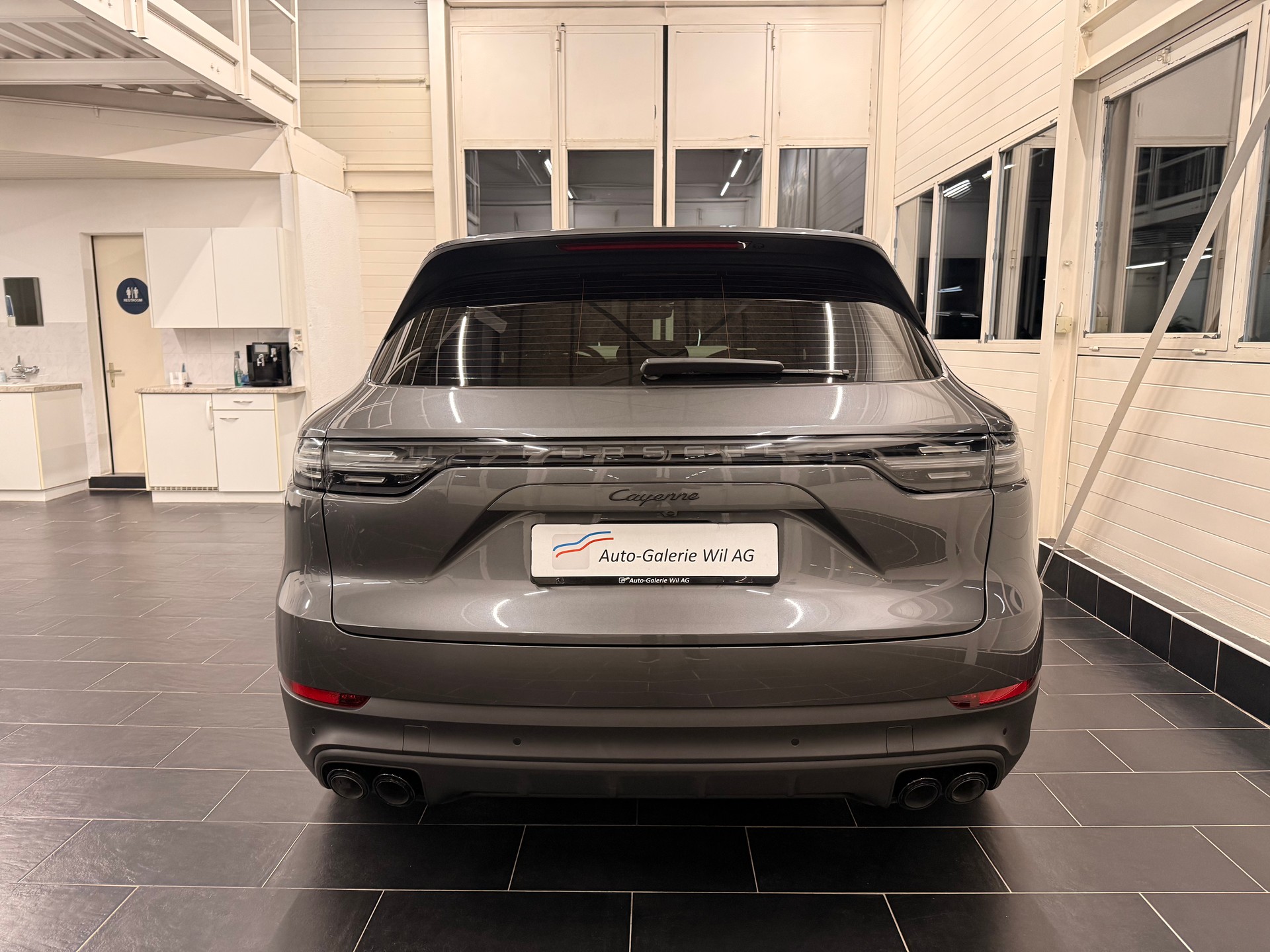 PORSCHE Cayenne-image-4