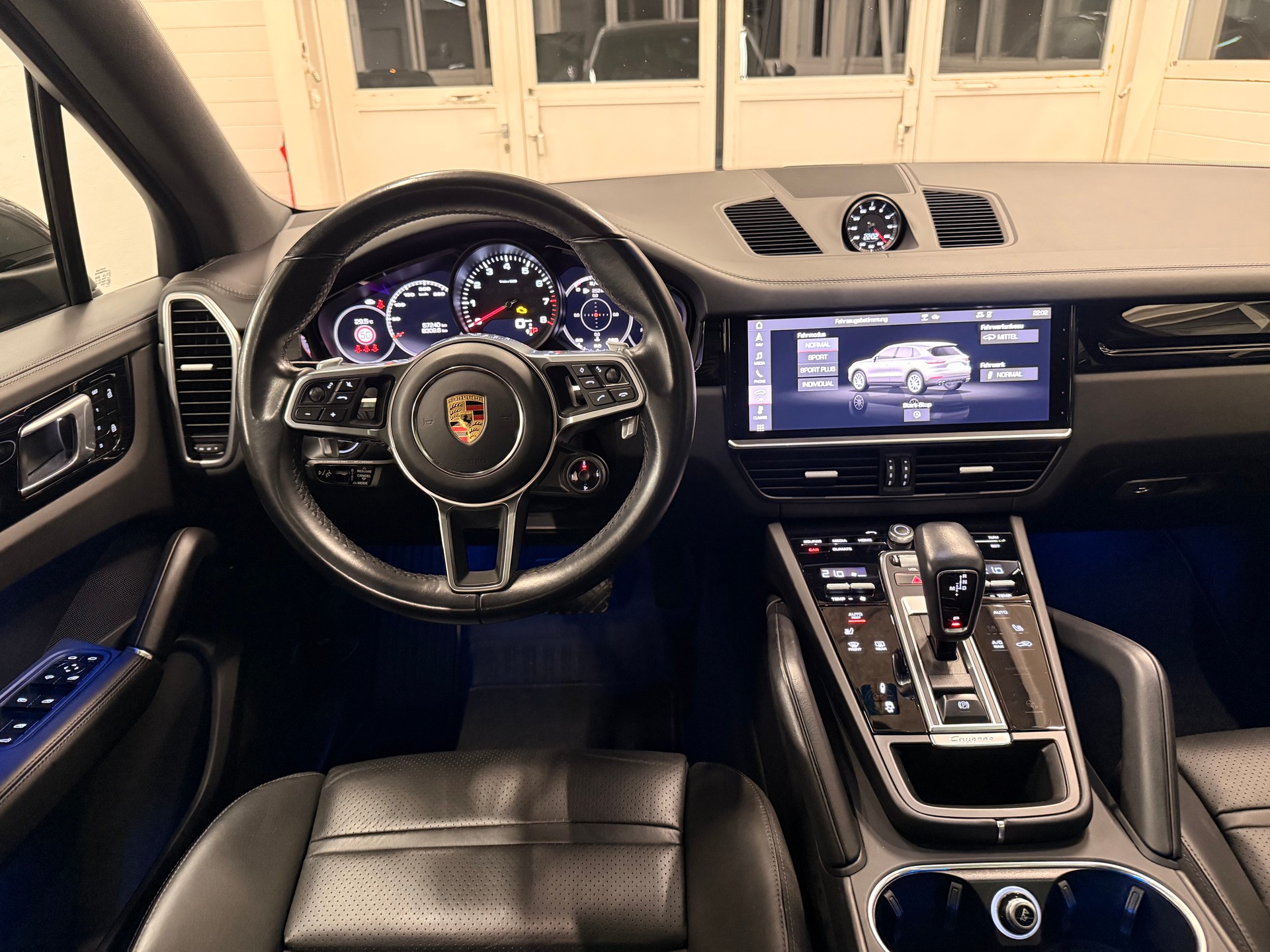 PORSCHE Cayenne-image-5