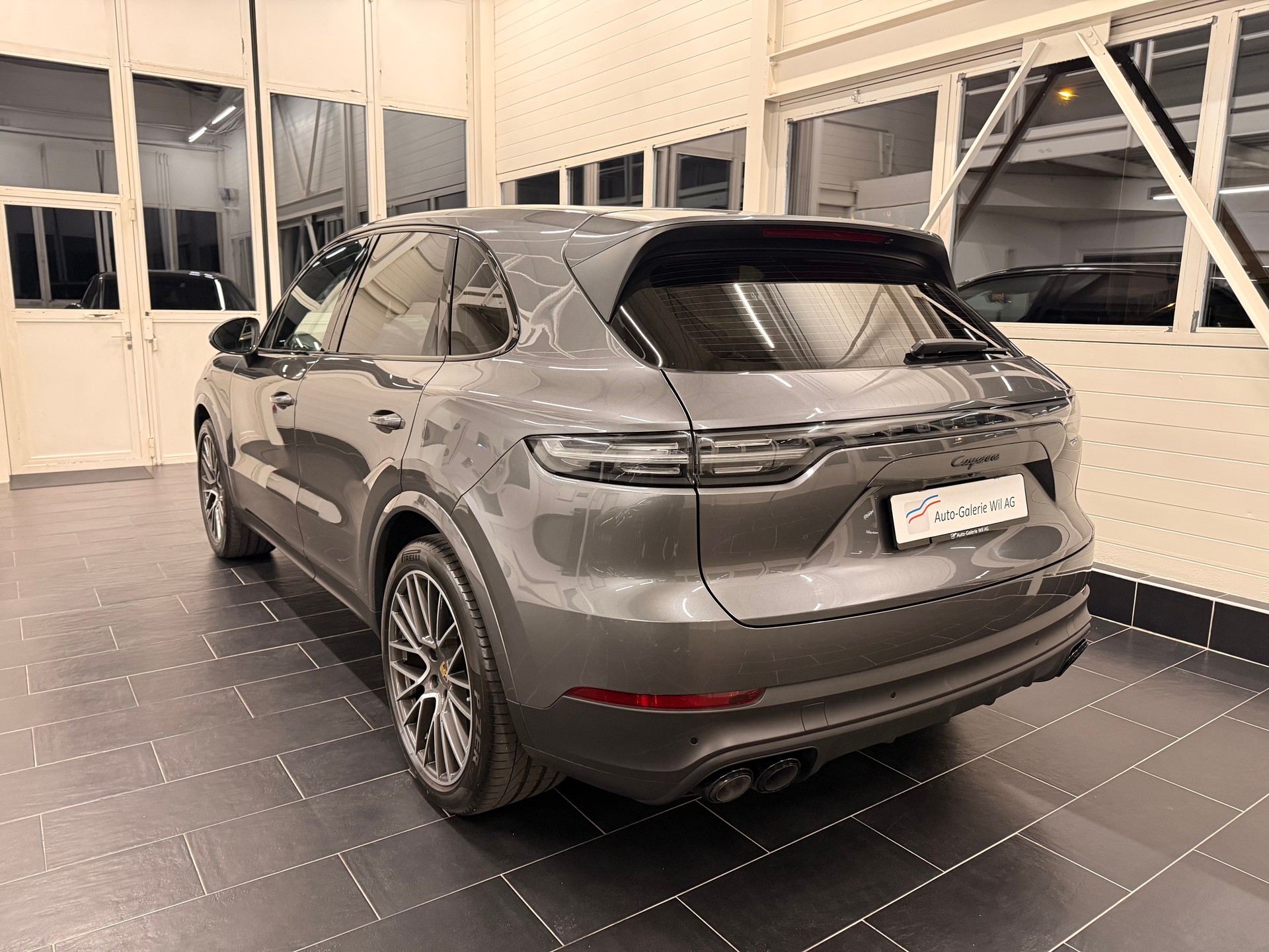 PORSCHE Cayenne-image-3