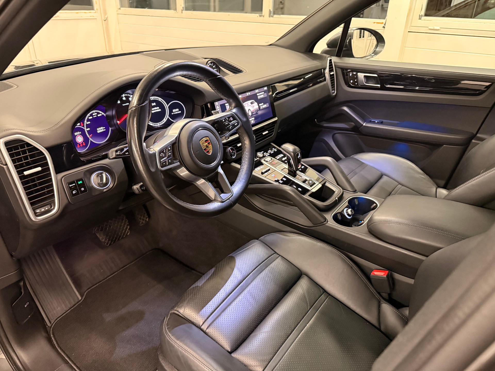PORSCHE Cayenne-image-10