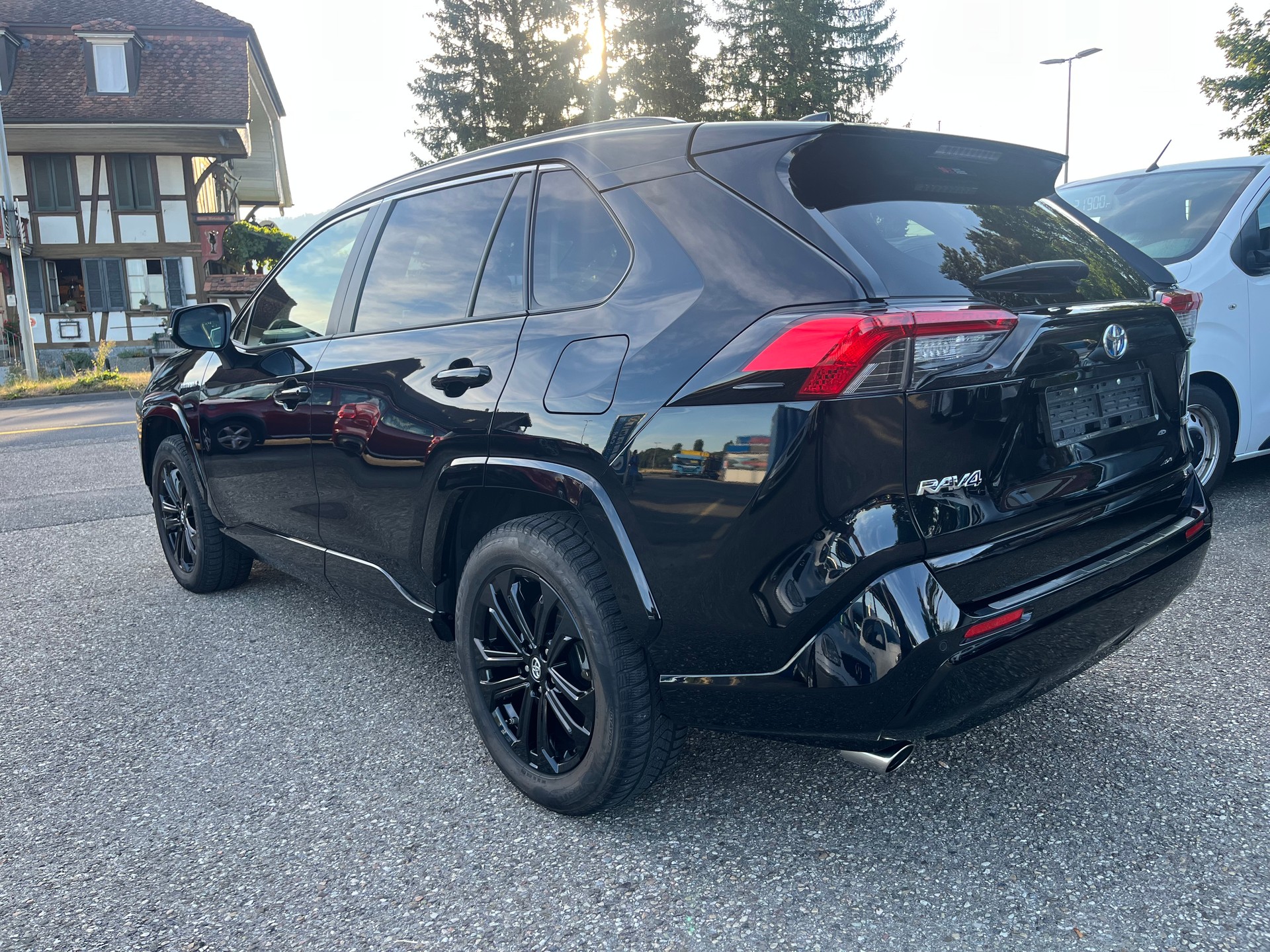 TOYOTA RAV-4 2.5 HSD Black Edition e-CVT 4WD-image-3