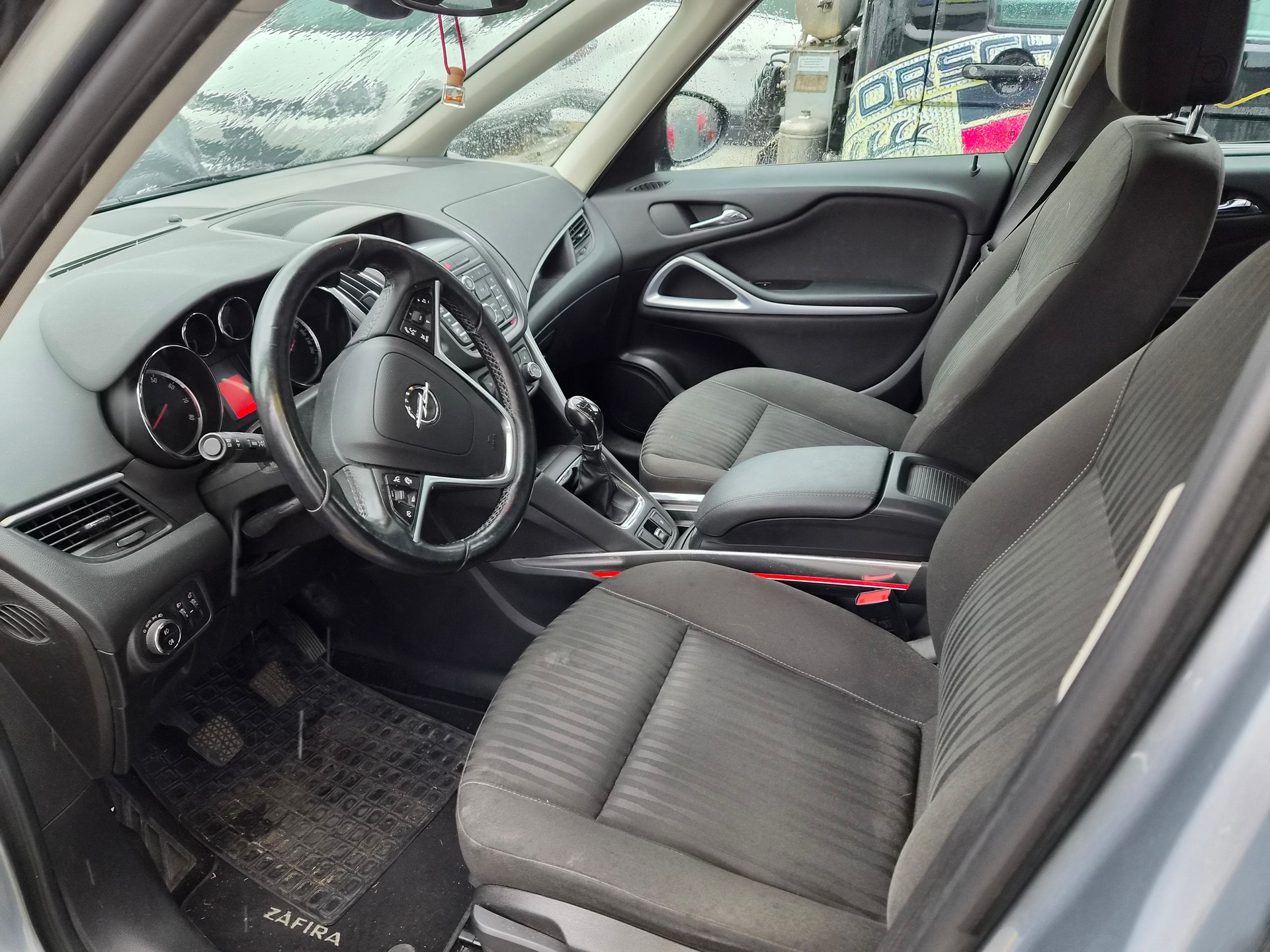 OPEL Zafira Tourer 1.4i 16V Cosmo-image-3