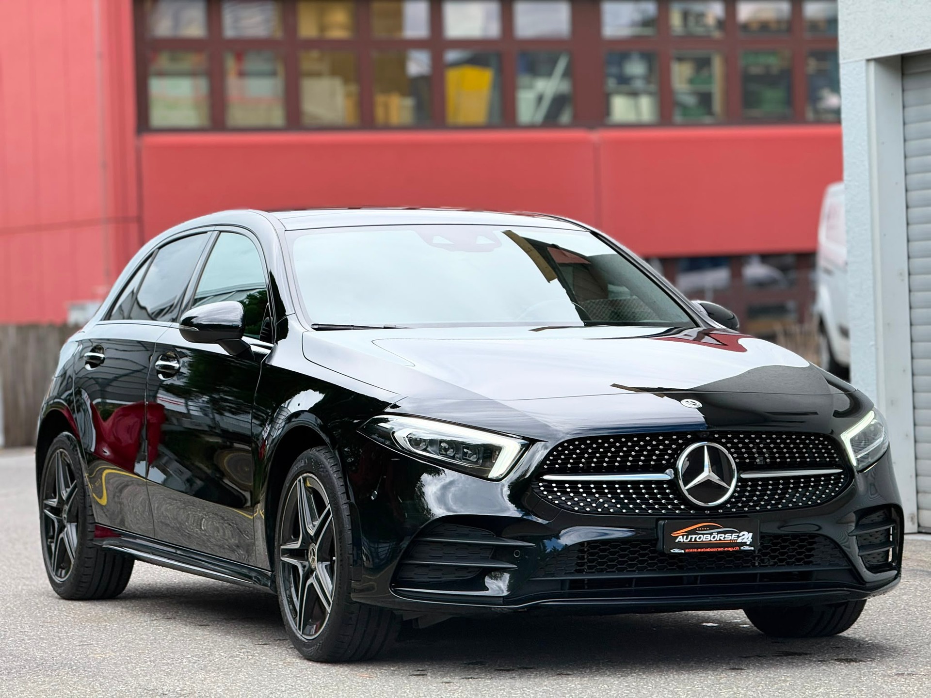 MERCEDES-BENZ A 250 e AMG Line *NEUPREIS 63`203*-showroom-element-1