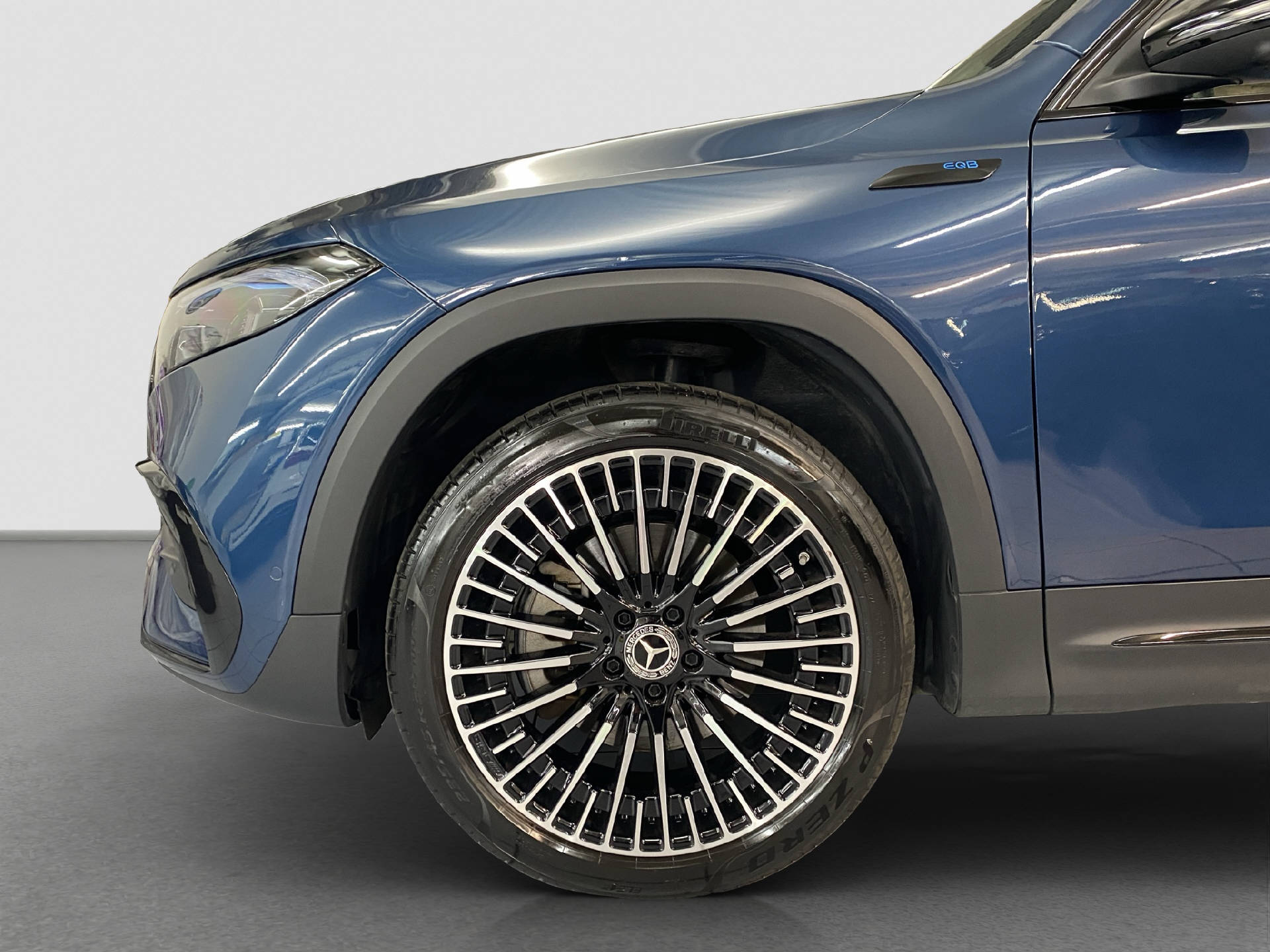MERCEDES-BENZ EQB 350 AMG Line 4MATIC-image-6