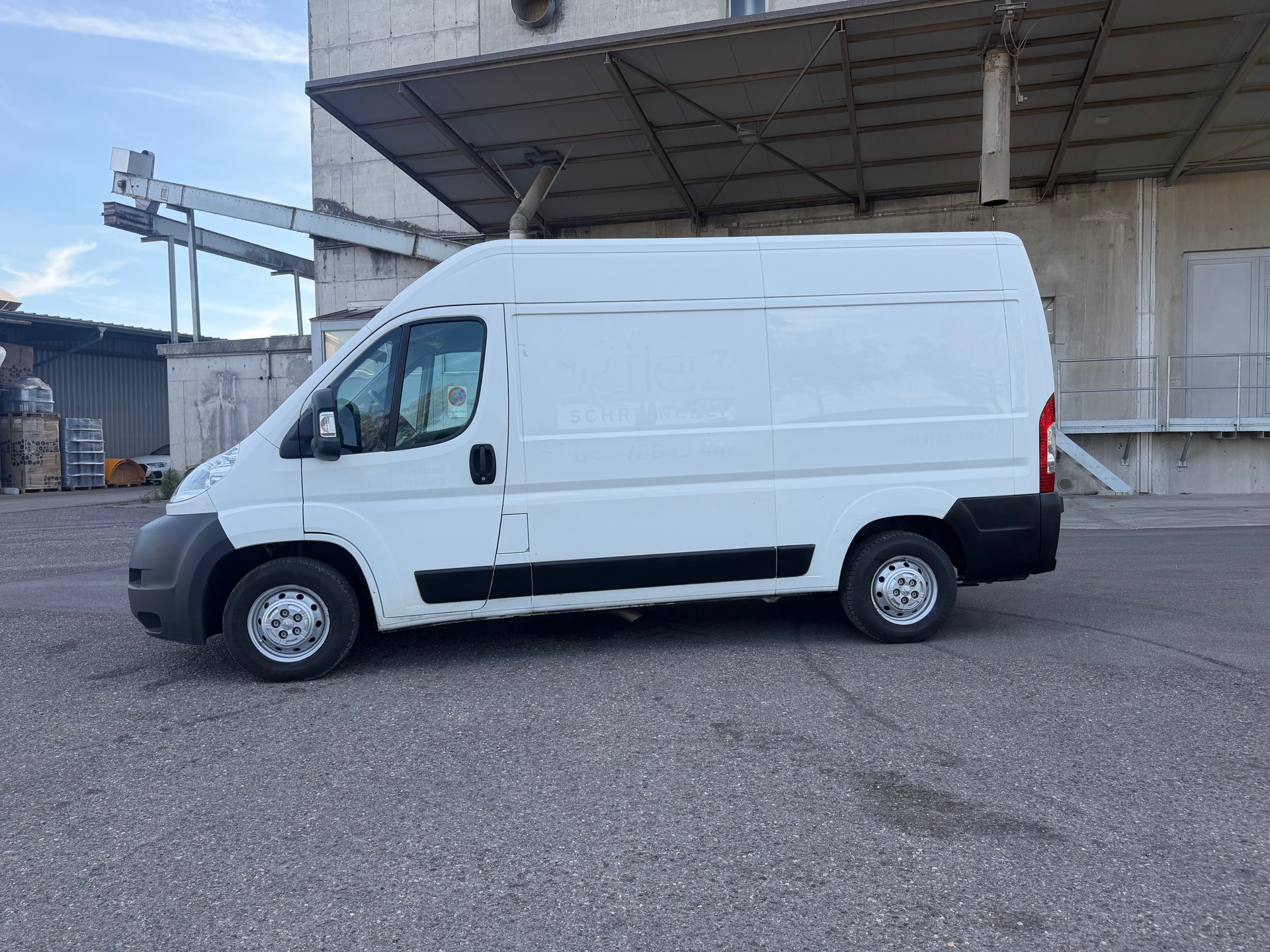 PEUGEOT Boxer 2.2 HDI 335 L2H2-image-1