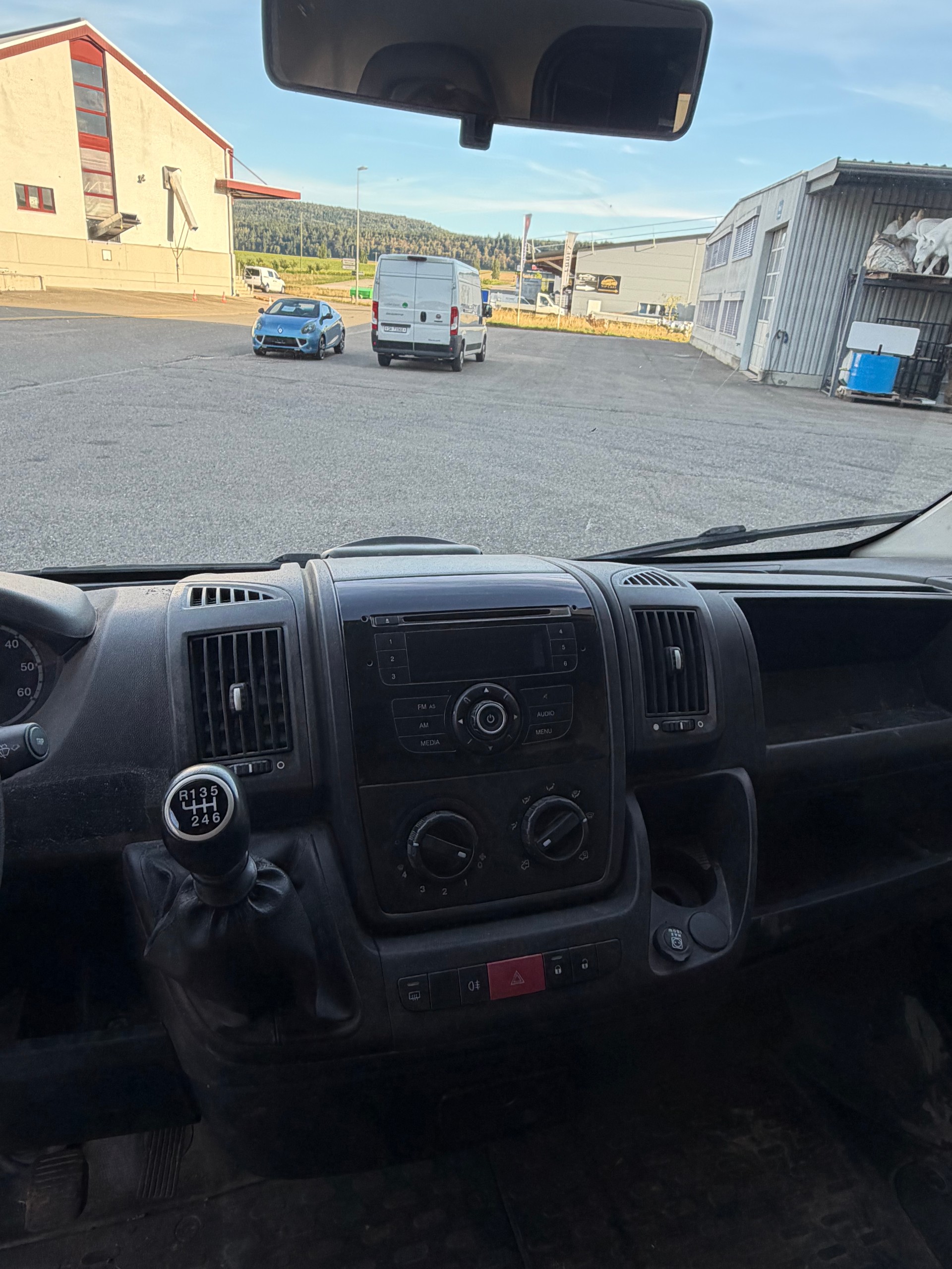 PEUGEOT Boxer 2.2 HDI 335 L2H2-image-9