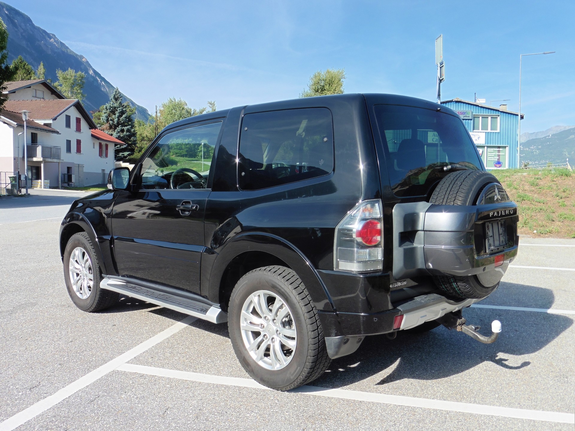 MITSUBISHI Pajero 3.2 DI-D Intense Automatic-image-6