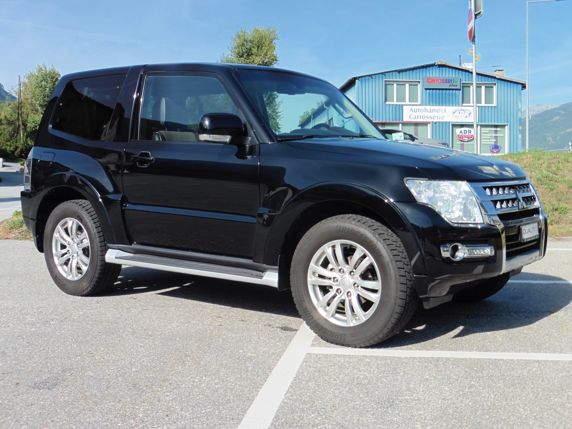 MITSUBISHI Pajero 3.2 DI-D Intense Automatic-image-2