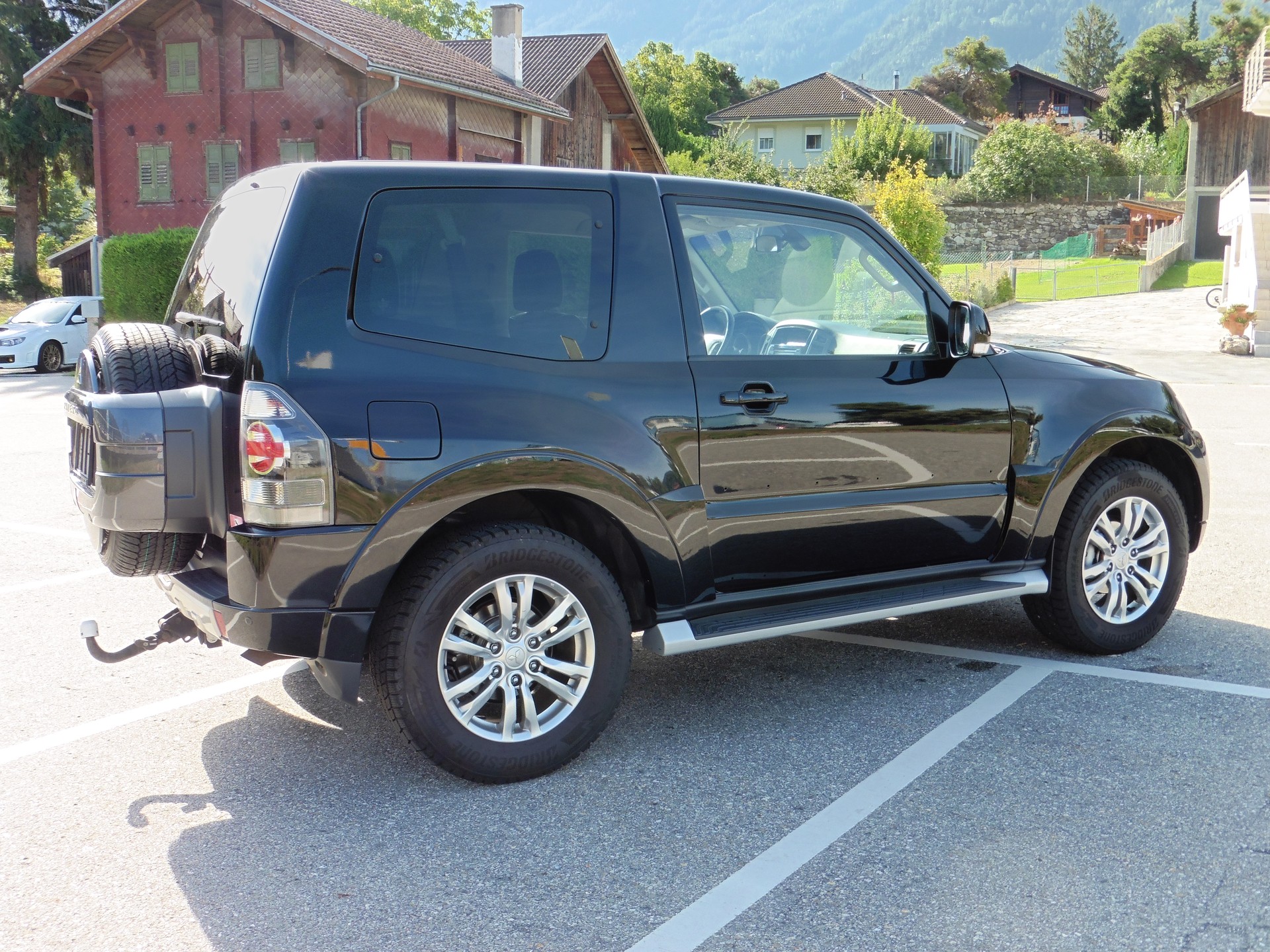 MITSUBISHI Pajero 3.2 DI-D Intense Automatic-image-10