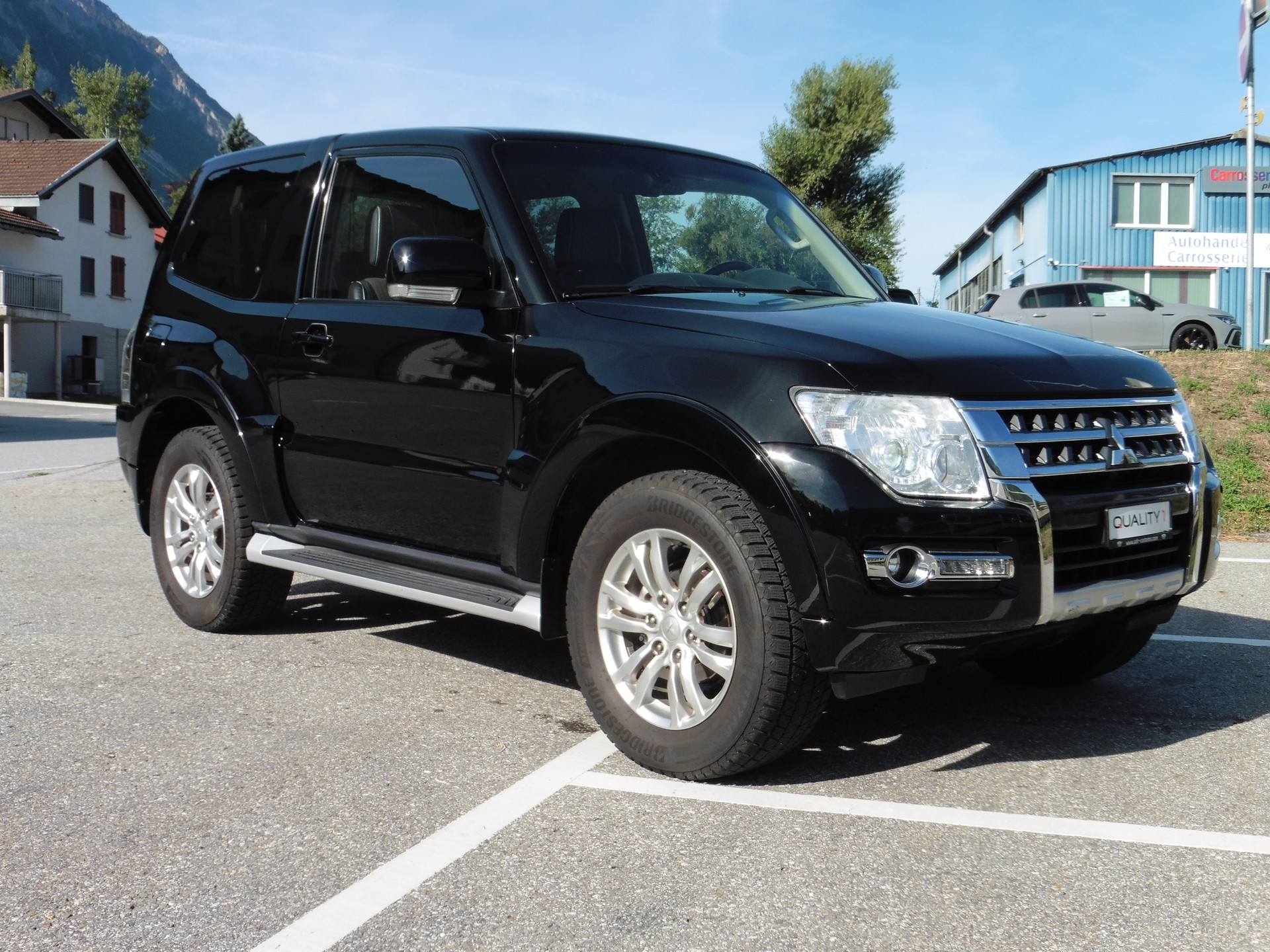 MITSUBISHI Pajero 3.2 DI-D Intense Automatic-image-0