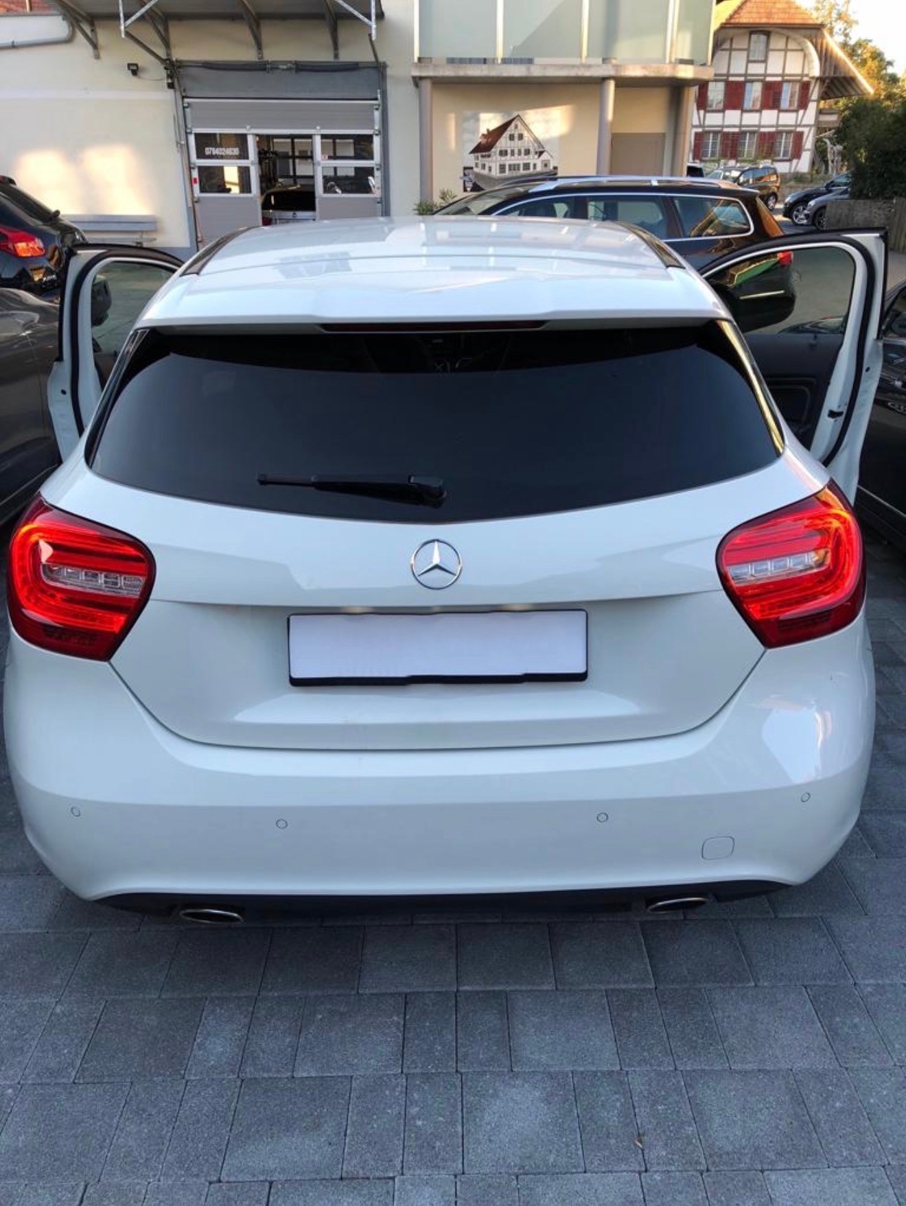 MERCEDES-BENZ A 180 Urban-image-2
