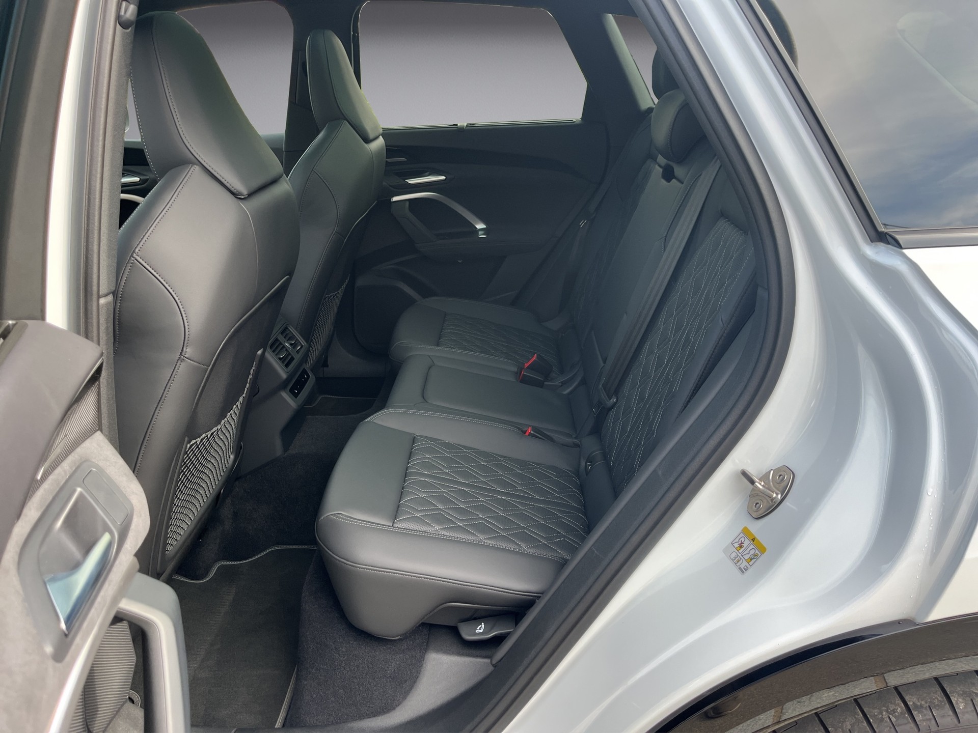 AUDI Q5 Sportback e-hybrid quattro 270 kW S-tronic *Luftfederung, Panoramadach, Head up, B&O, Memory, 5J.Garantie*-image-11