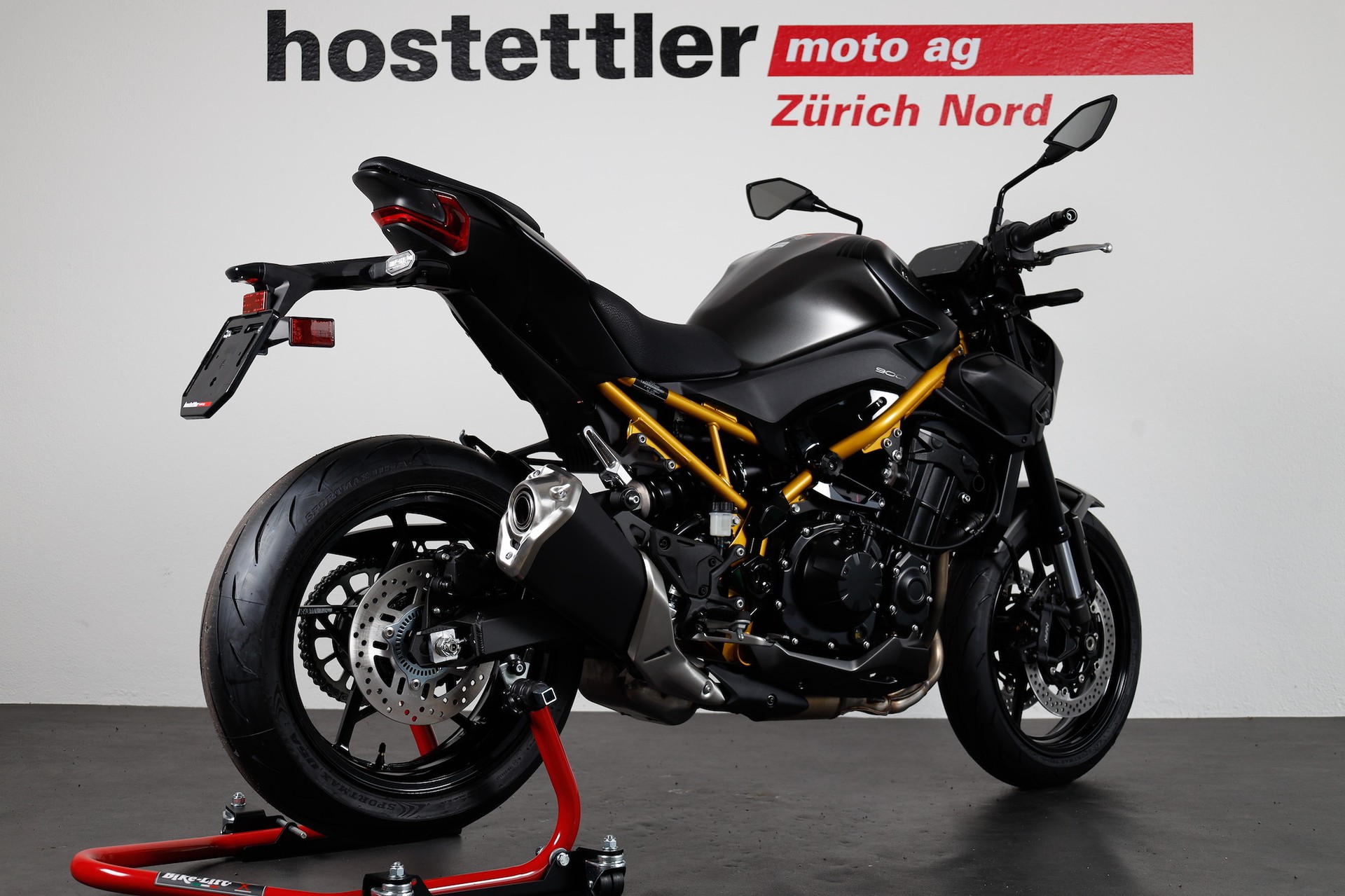 KAWASAKI Z900 70 kW-showroom-element-2