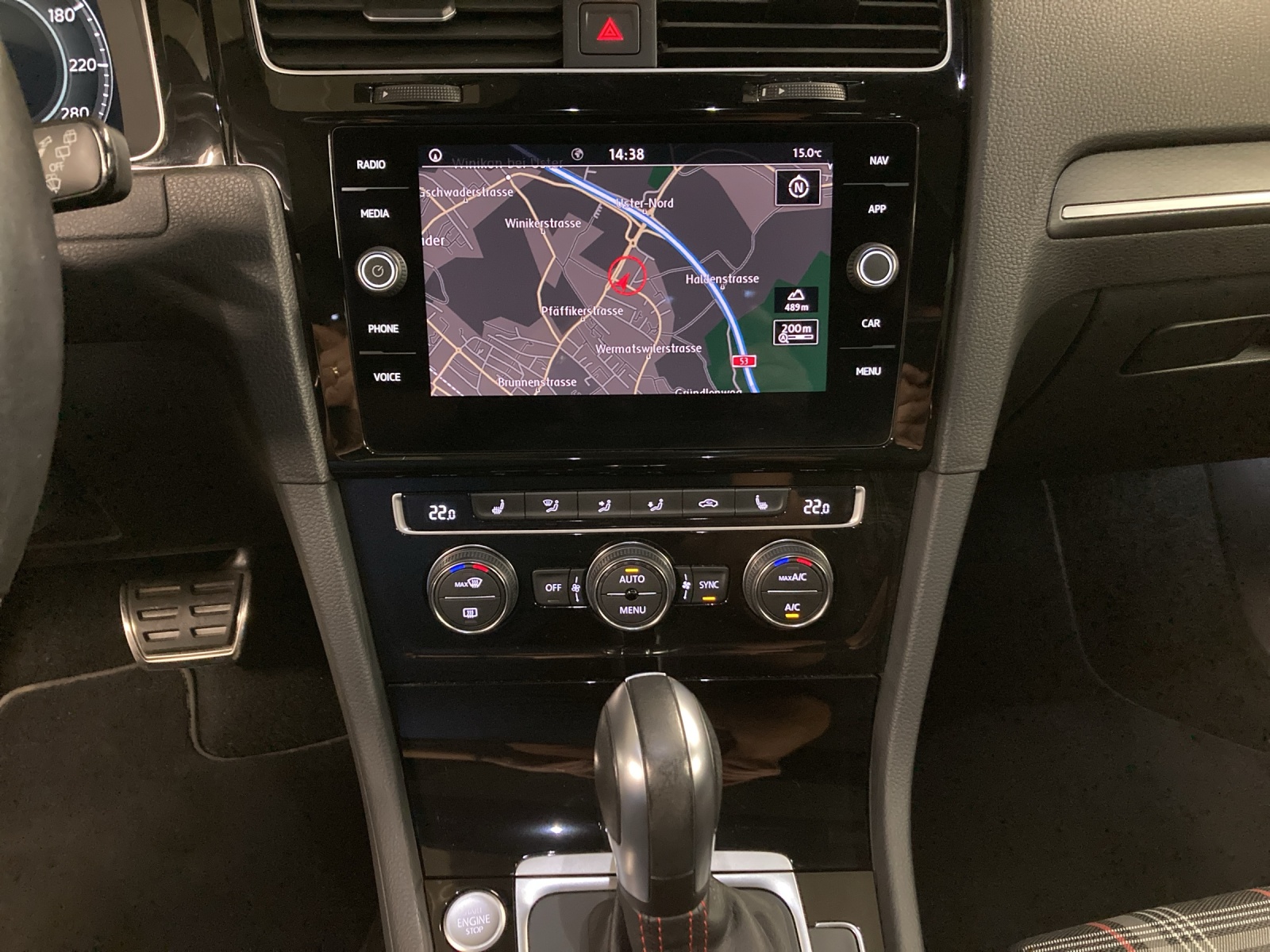 VW Golf 2.0 TSI GTI Performance DSG-image-10