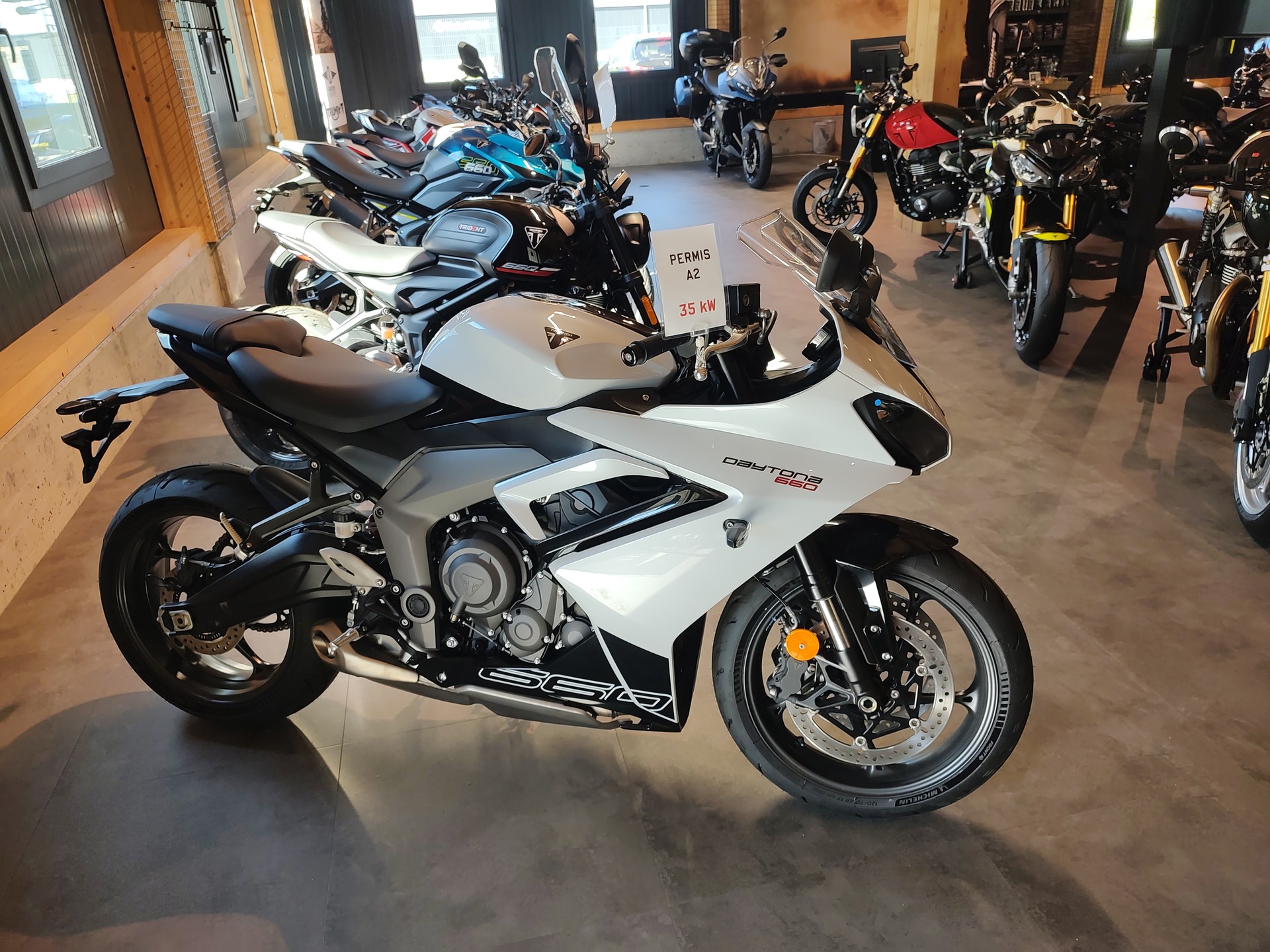 TRIUMPH Daytona 660