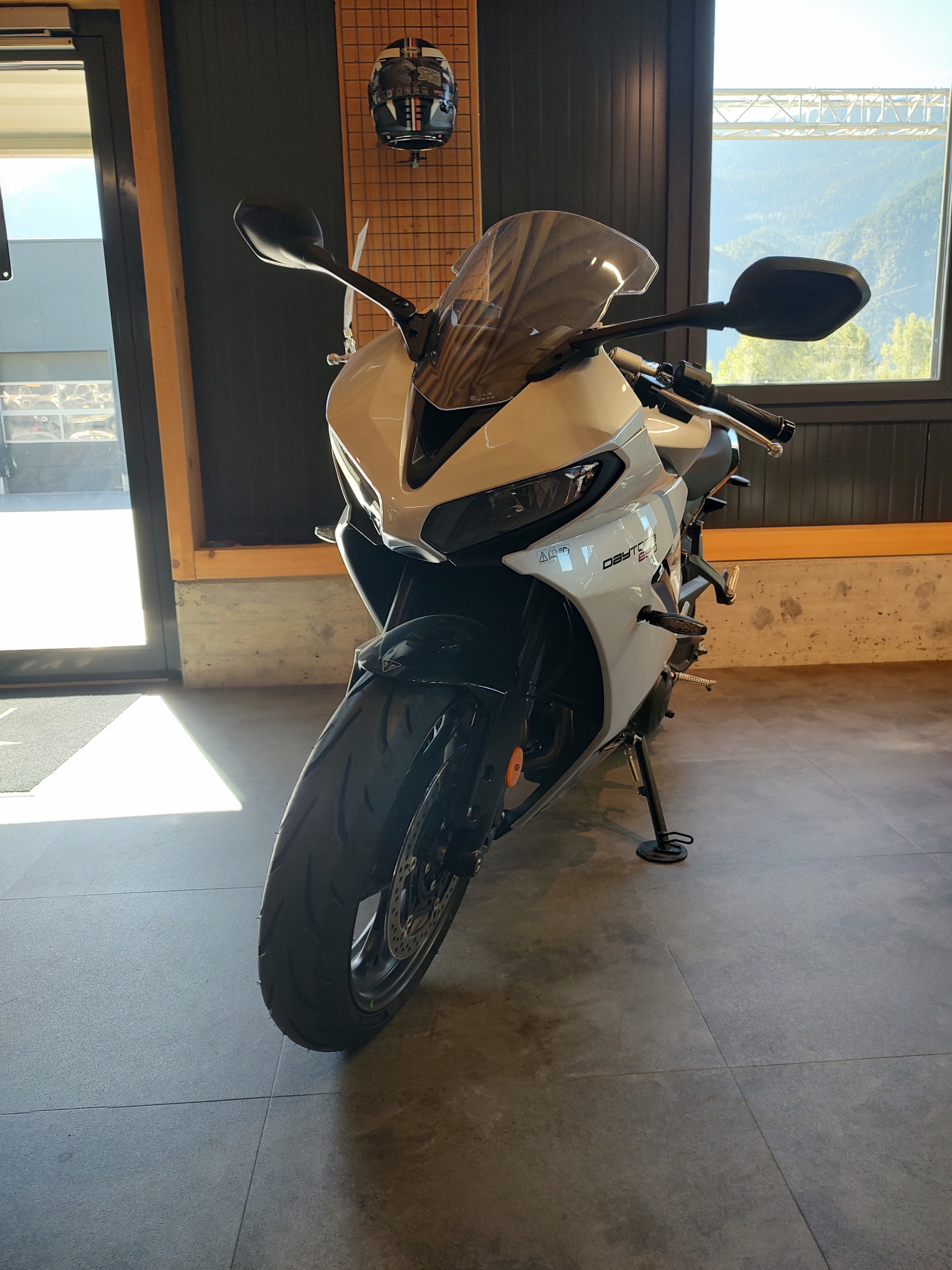 TRIUMPH Daytona 660-image-3